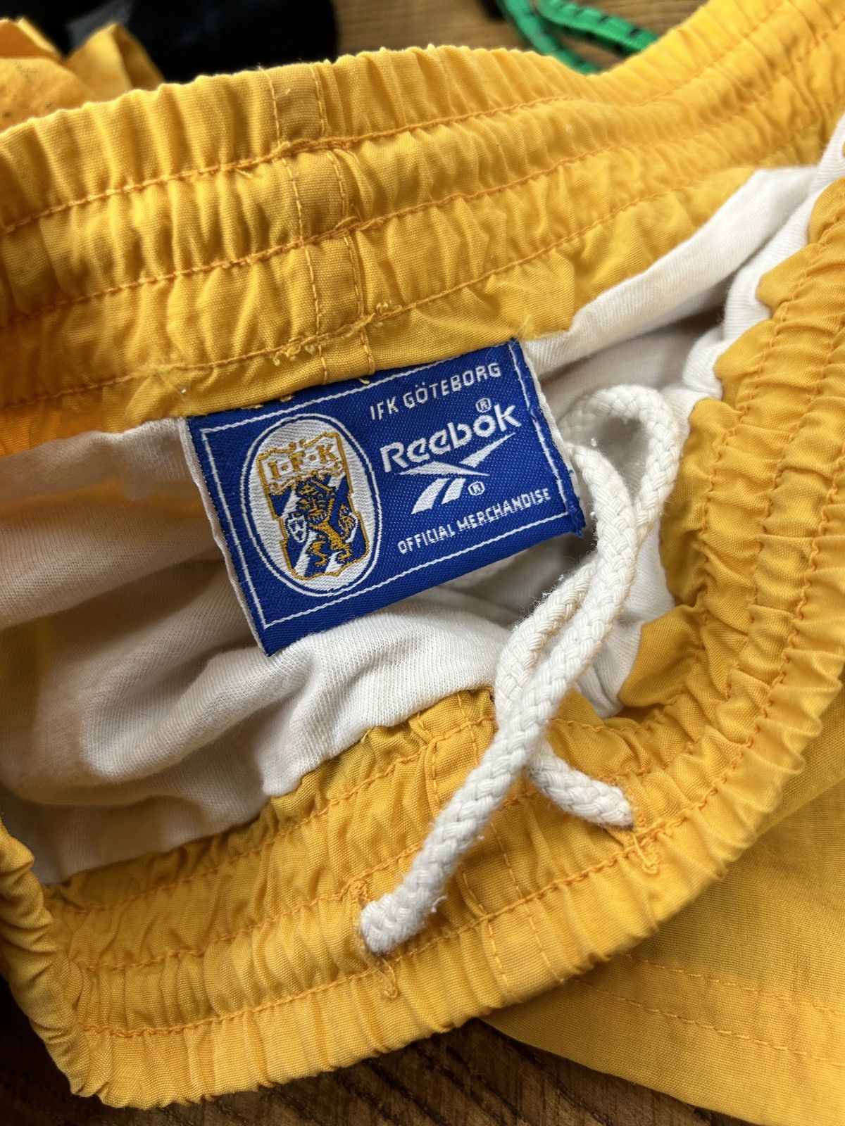 Reebok 90s Reebok IFK Goteborg 1998 Away Kit Soccer Shorts Size US 32 / EU 48 - 6 Thumbnail