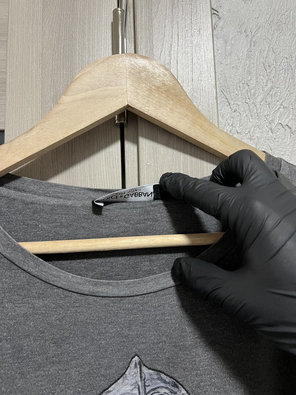 Dolce & Gabbana Dolce & Gabbana Grey Knight Print Logo Tee Size L Luxury Size US L / EU 52-54 / 3 - 12 Thumbnail