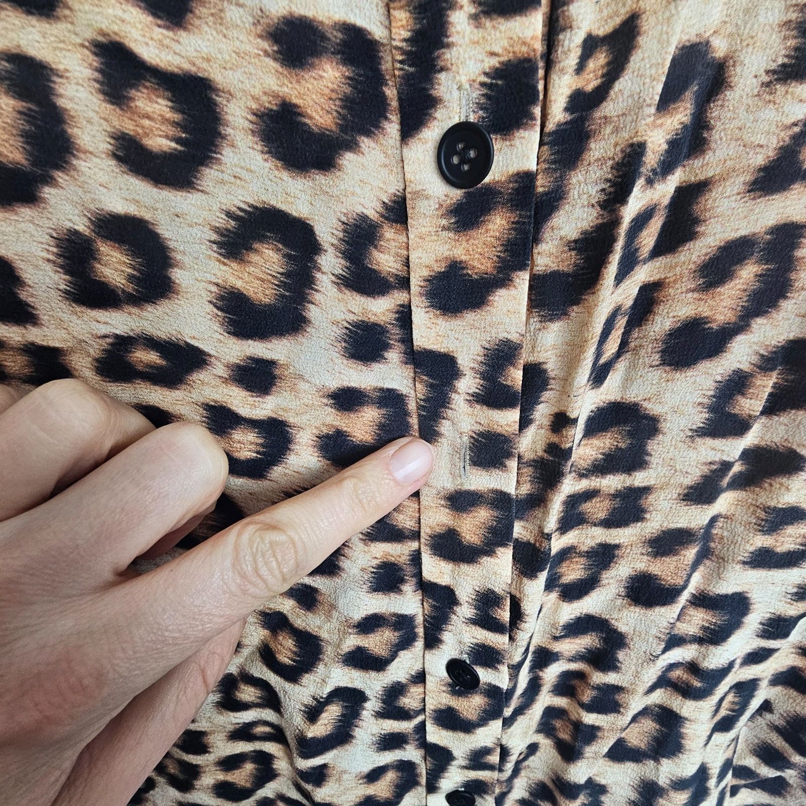 Alice + Olivia Alice + Olivia Eloise Leopard Print Silk Blouse XS Mob Wife Size XS / US 0-2 / IT 36-38 - 5 Thumbnail