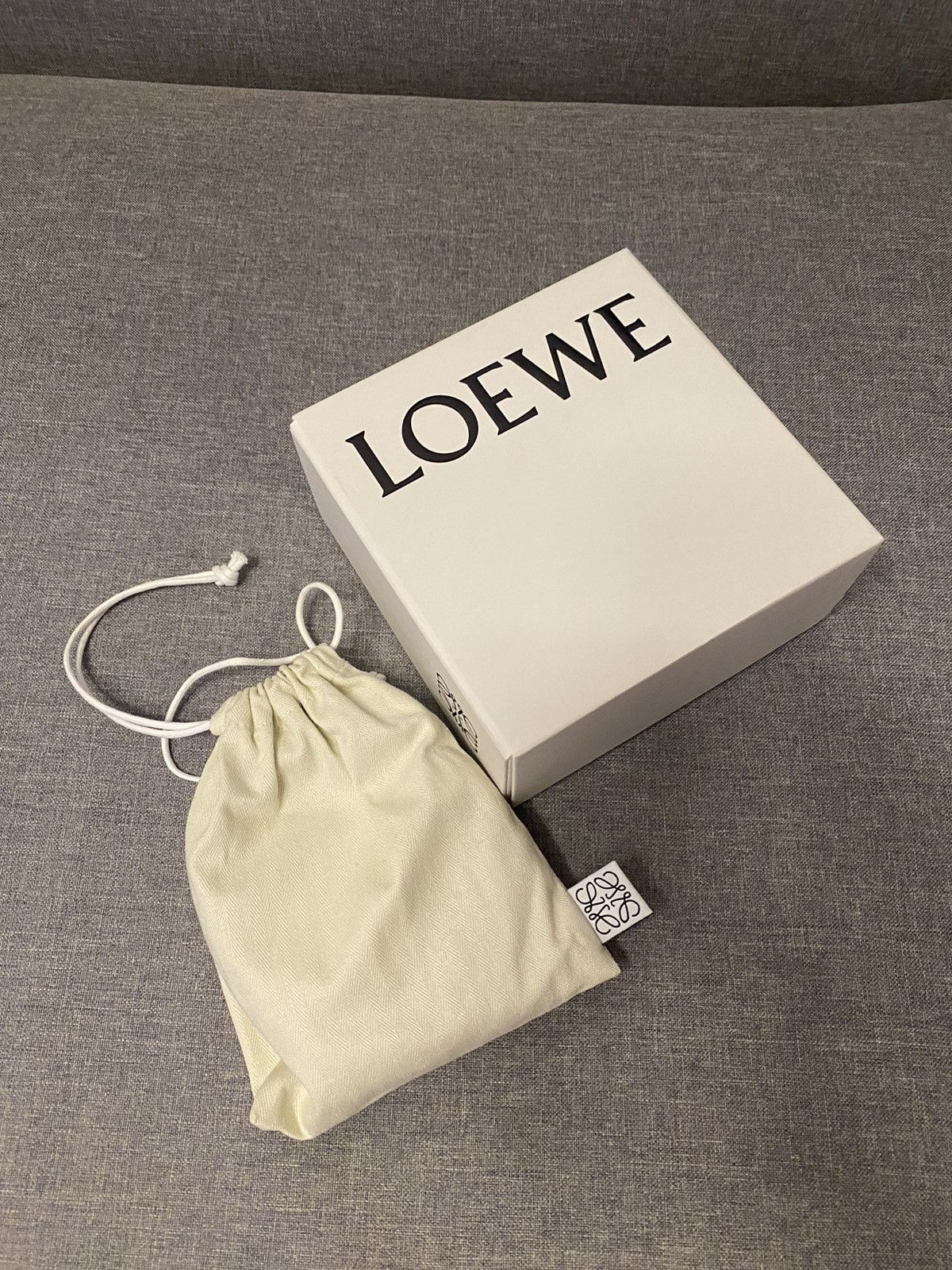 Loewe Loewe gold tone anagram burgundy and nude reversible belt 85 Size 30 - 8 Thumbnail