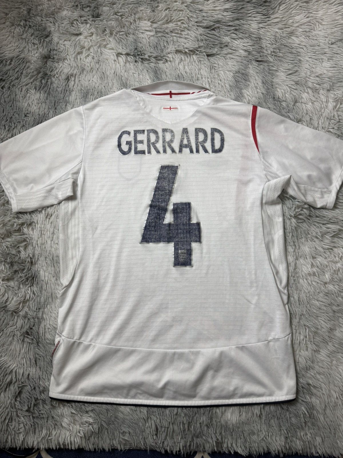 Vintage Vintage England Steven Gerrard 2005-07 Size US L / EU 52-54 / 3 - 4 Thumbnail