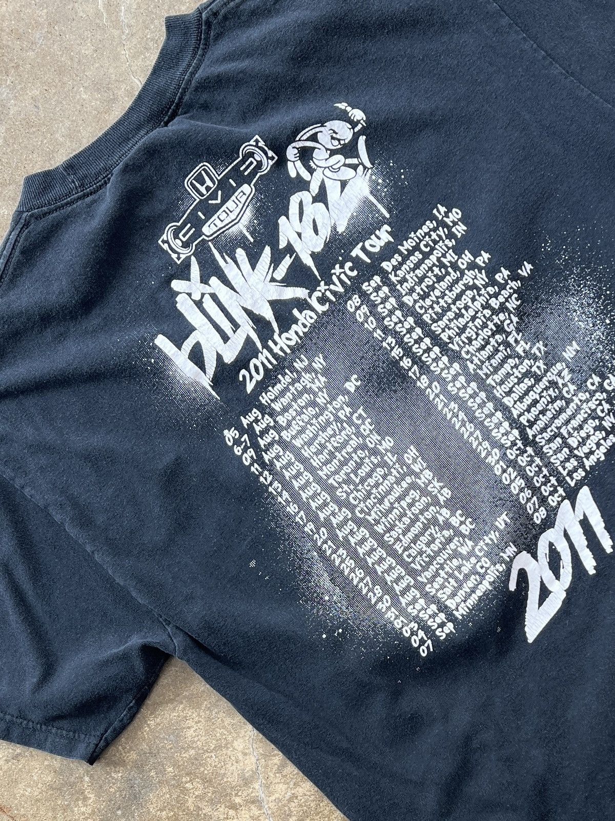 Band Tees Blink-182 Honda Civic Tour Concert Tee Medium Size US M / EU 48-50 / 2 - 4 Thumbnail