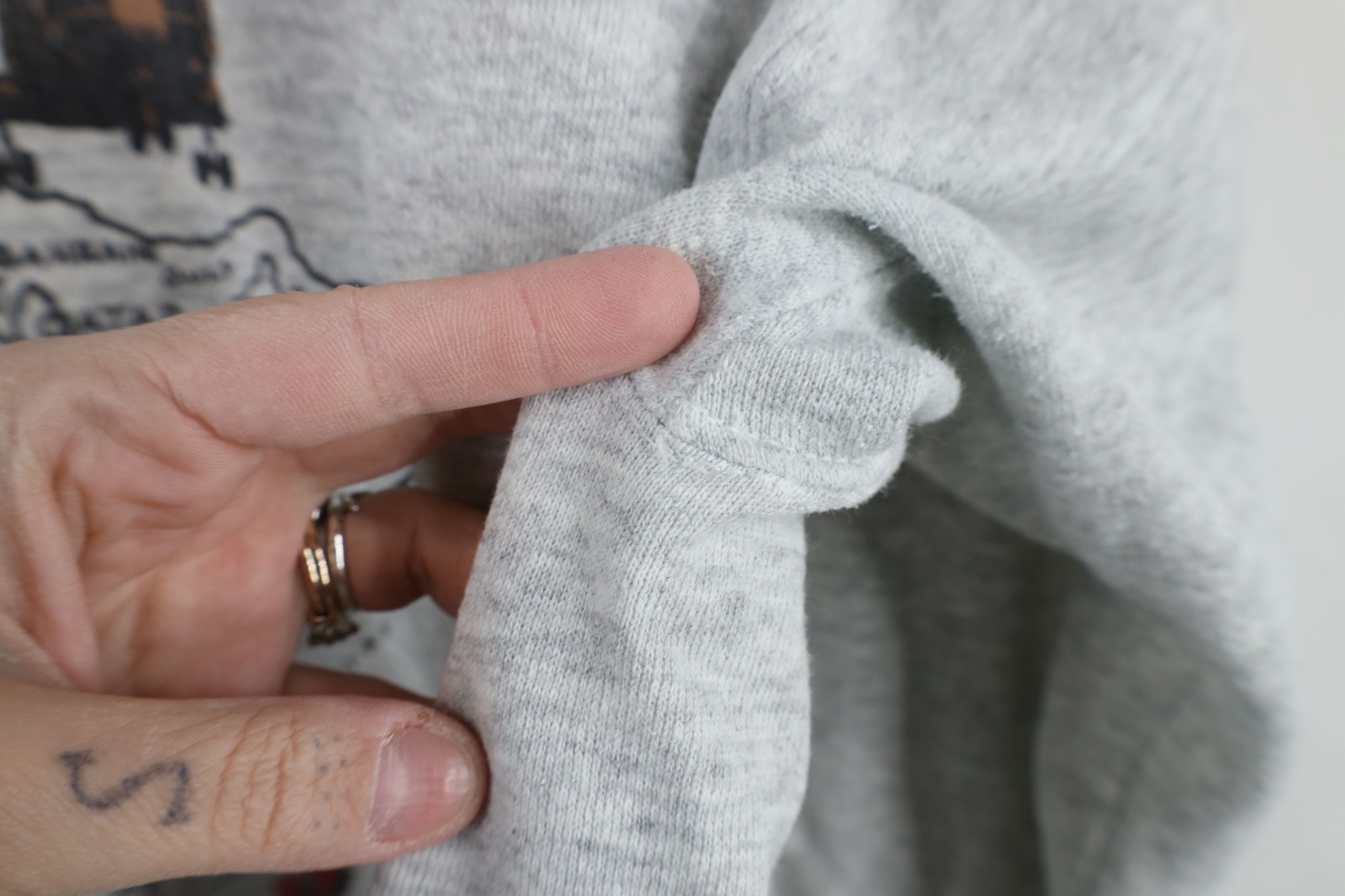 Vintage Vintage 90s Desert Shield Military Sweatshirt Heather Gray Size US XL / EU 56 / 4 - 7 Thumbnail
