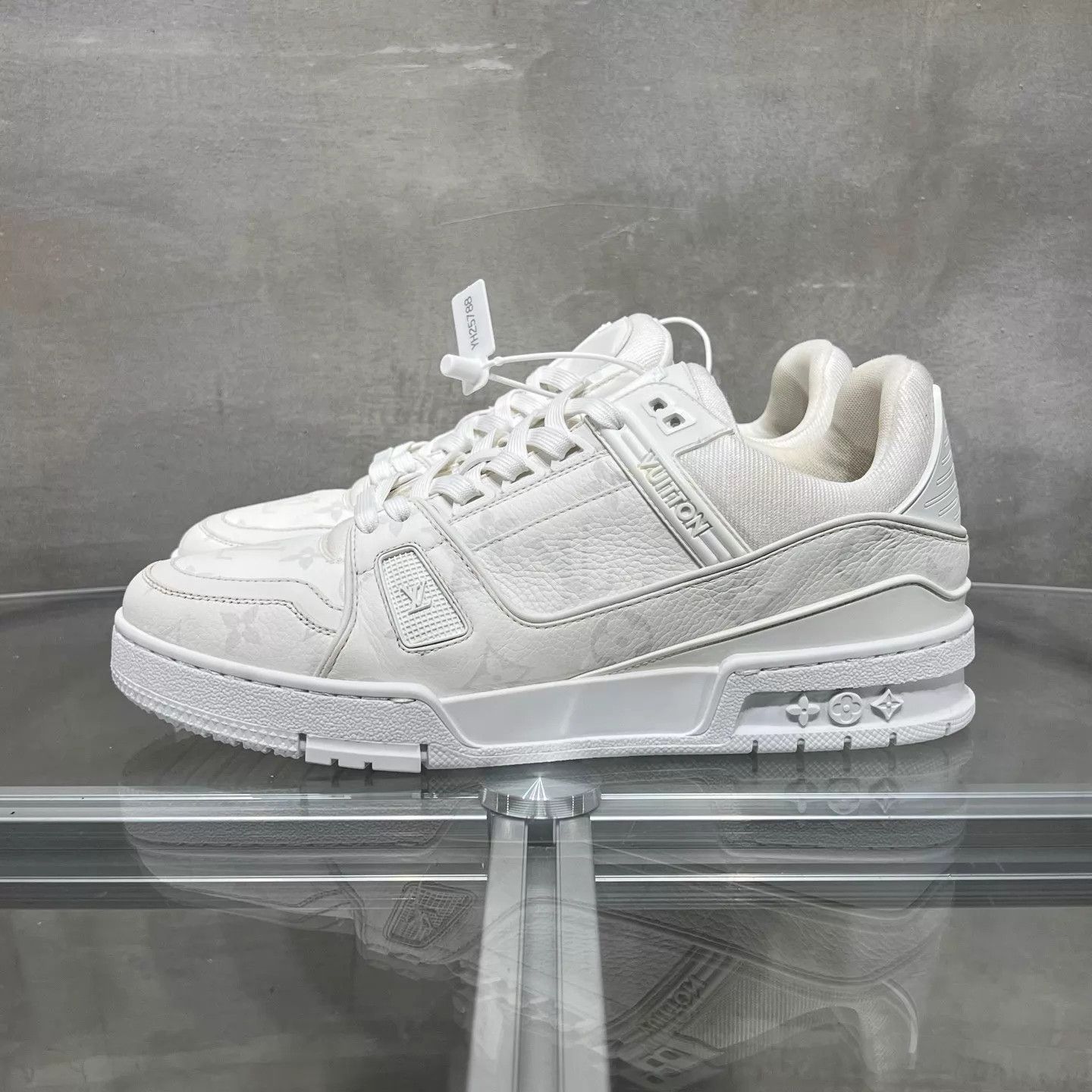 Louis Vuitton LV Trainer White Monogram Allover UK7.5/41.5 YH26549 Size US 8.5 / EU 41-42 - 3 Thumbnail