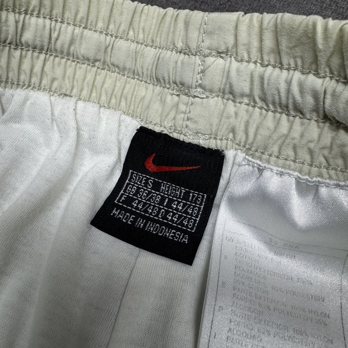 Nike × Vintage Vintage Nike BeigeY2K Baggy Track Pants Size US 30 / EU 46 - 4 Thumbnail
