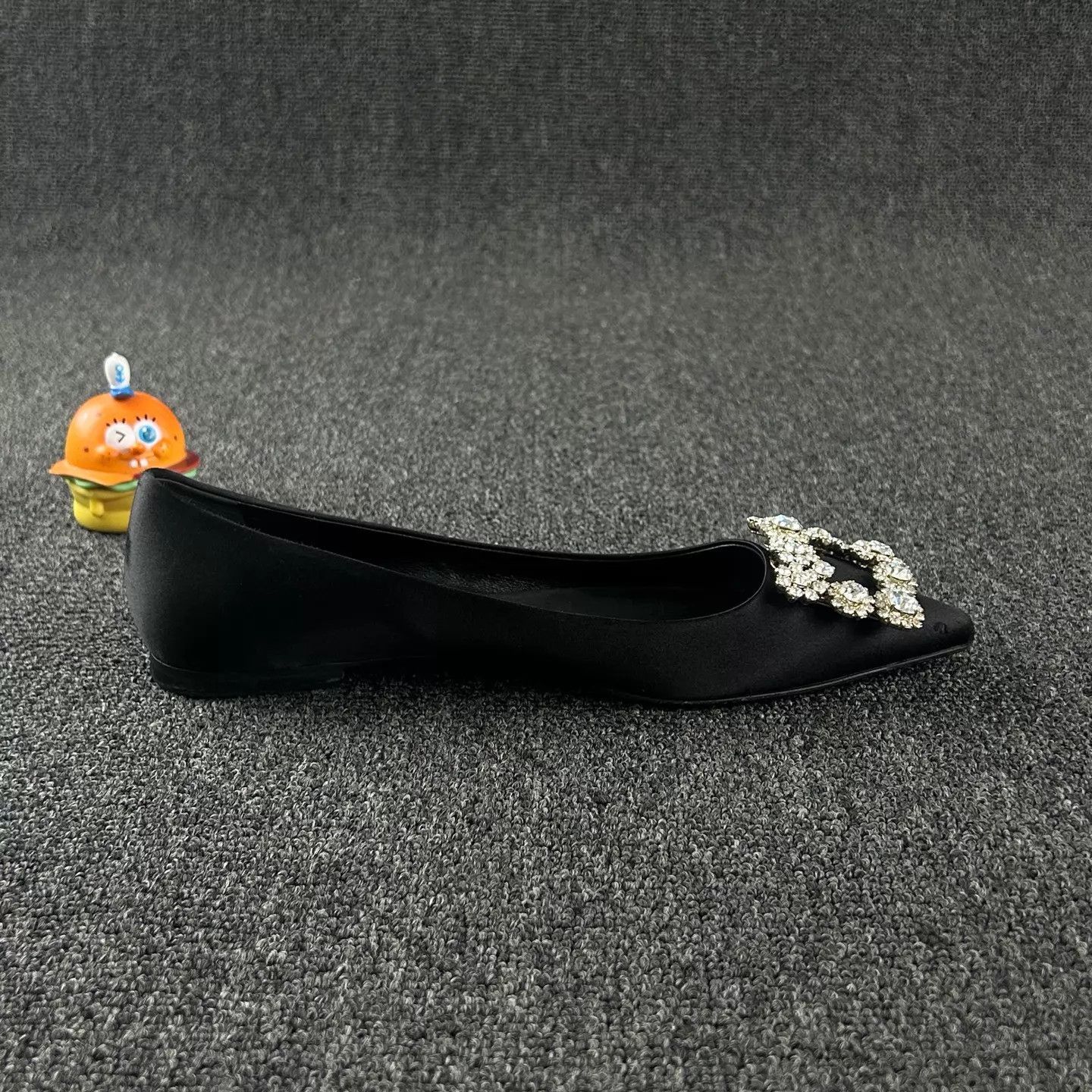 Roger Vivier Roger Vivier Satin Crystal Buckle Flats 36 Size US 5.5 / IT 35.5 - 4 Thumbnail