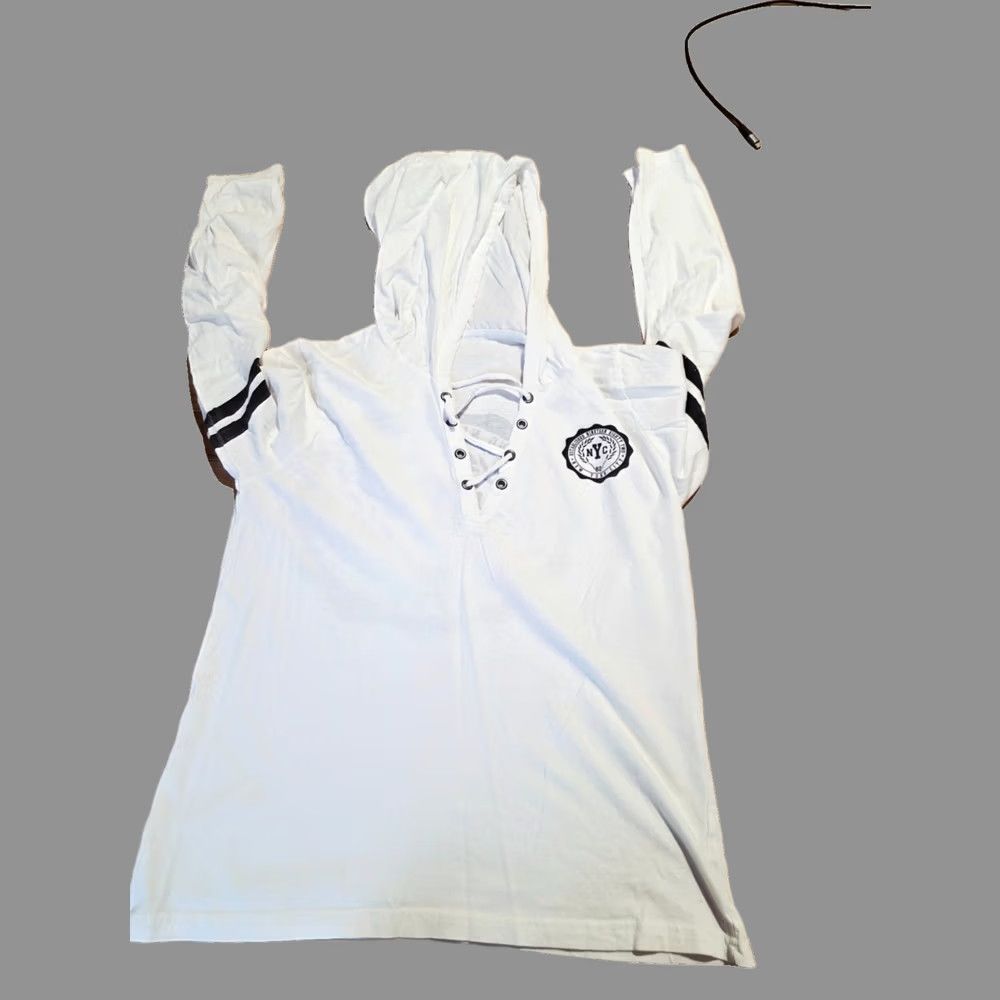 Logo 7 OnFire Hoodie T-Shirt Top Women's XL White Striped Logo Long Sleeve V-Neck Size XL / US 12-14 / IT 48-50 - 1 Thumbnail