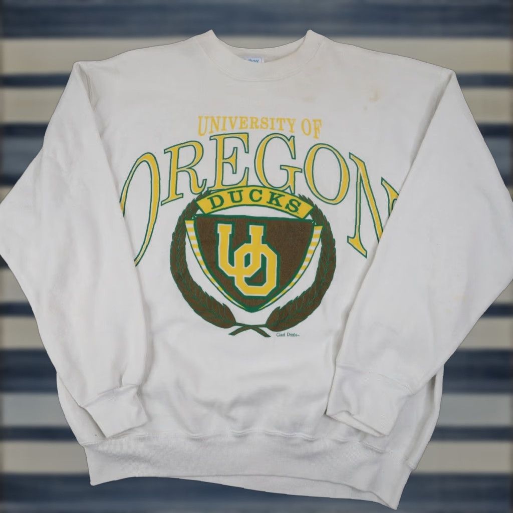 Vintage VINTAGE University of Oregon Ducks Graphic Sweatshirt Men L White Pullover Sweatshirt Regular 9/10 22"x26" Size US L / EU 52-54 / 3 - 1 Thumbnail