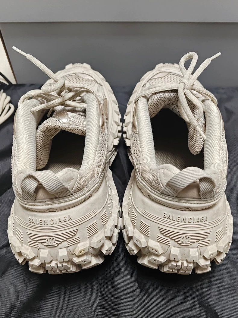 Balenciaga Balenciaga Defender Low Top Shoes 2502-Nextarrow Size US 9 / EU 42 - 4 Thumbnail