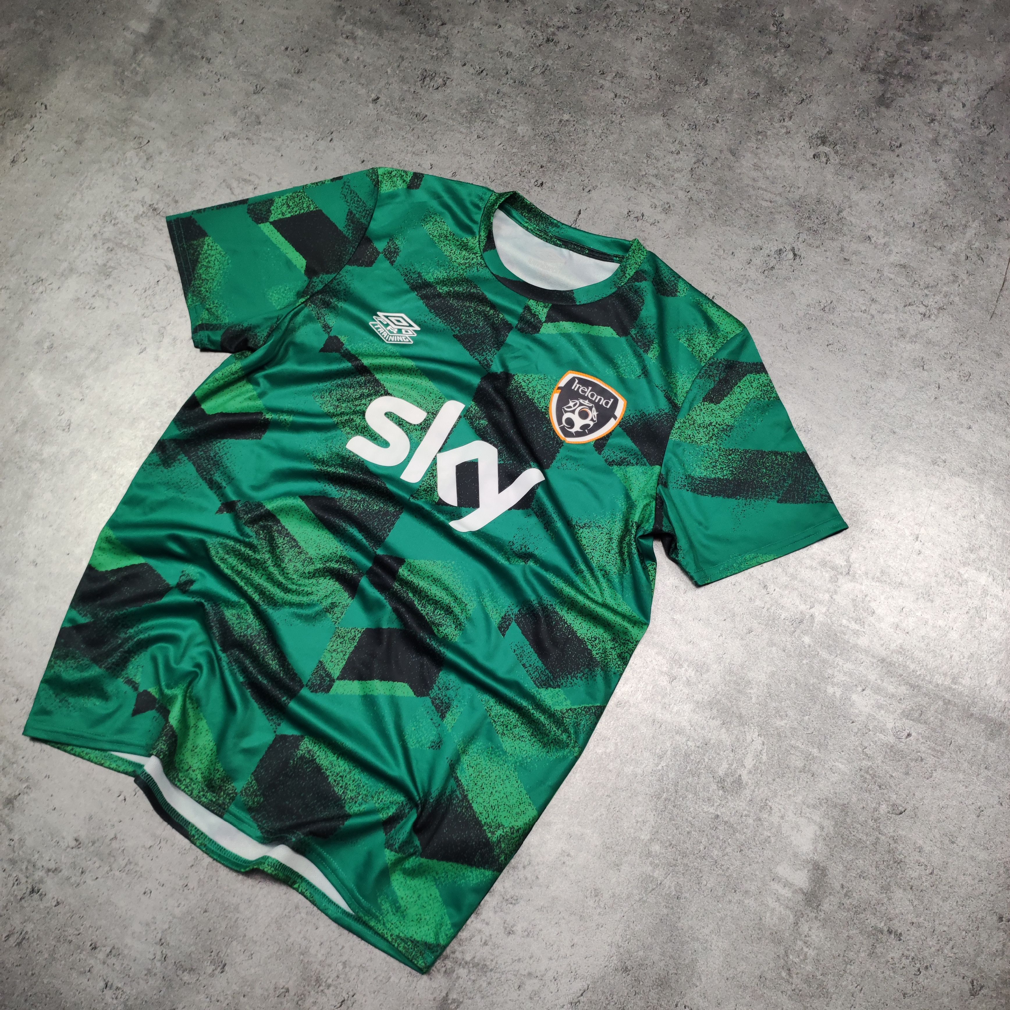 Other RARE Ireland National Team x Umbro Football Jersey Size US M / EU 48-50 / 2 - 2 Thumbnail