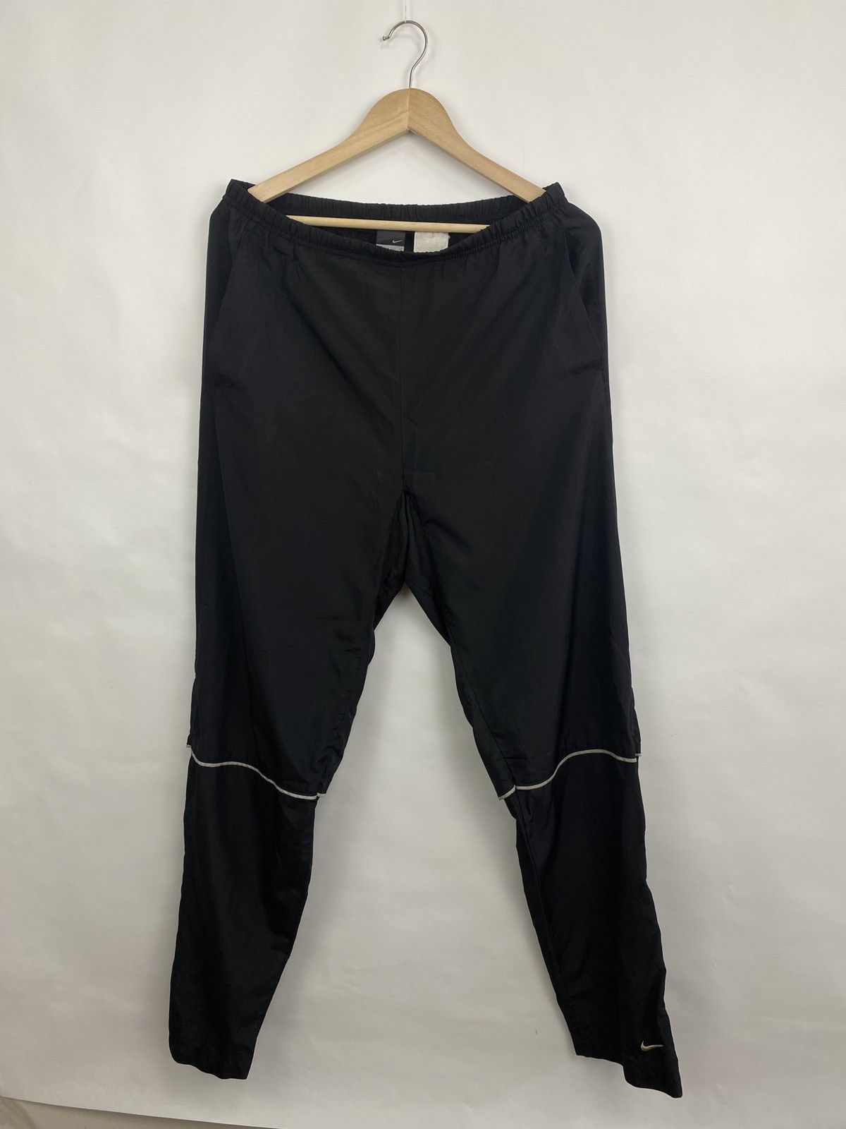 Nike 🇺🇸 Vintage 90s Nike Gold Logo Nylon Track Pants Y2K Rare Hype Size US 33 - 2 Thumbnail