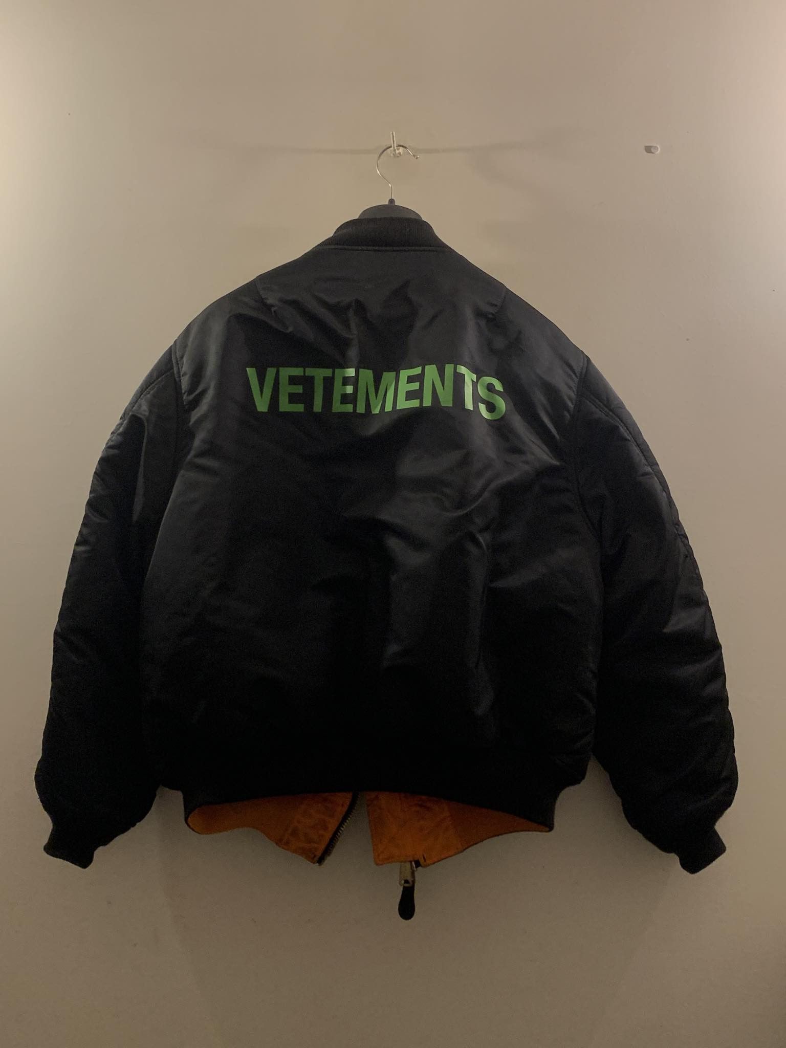 Alpha Industries × Vetements Vetements x Alpha Industries reversible bomber jacket Size US S / EU 44-46 / 1 - 2 Thumbnail