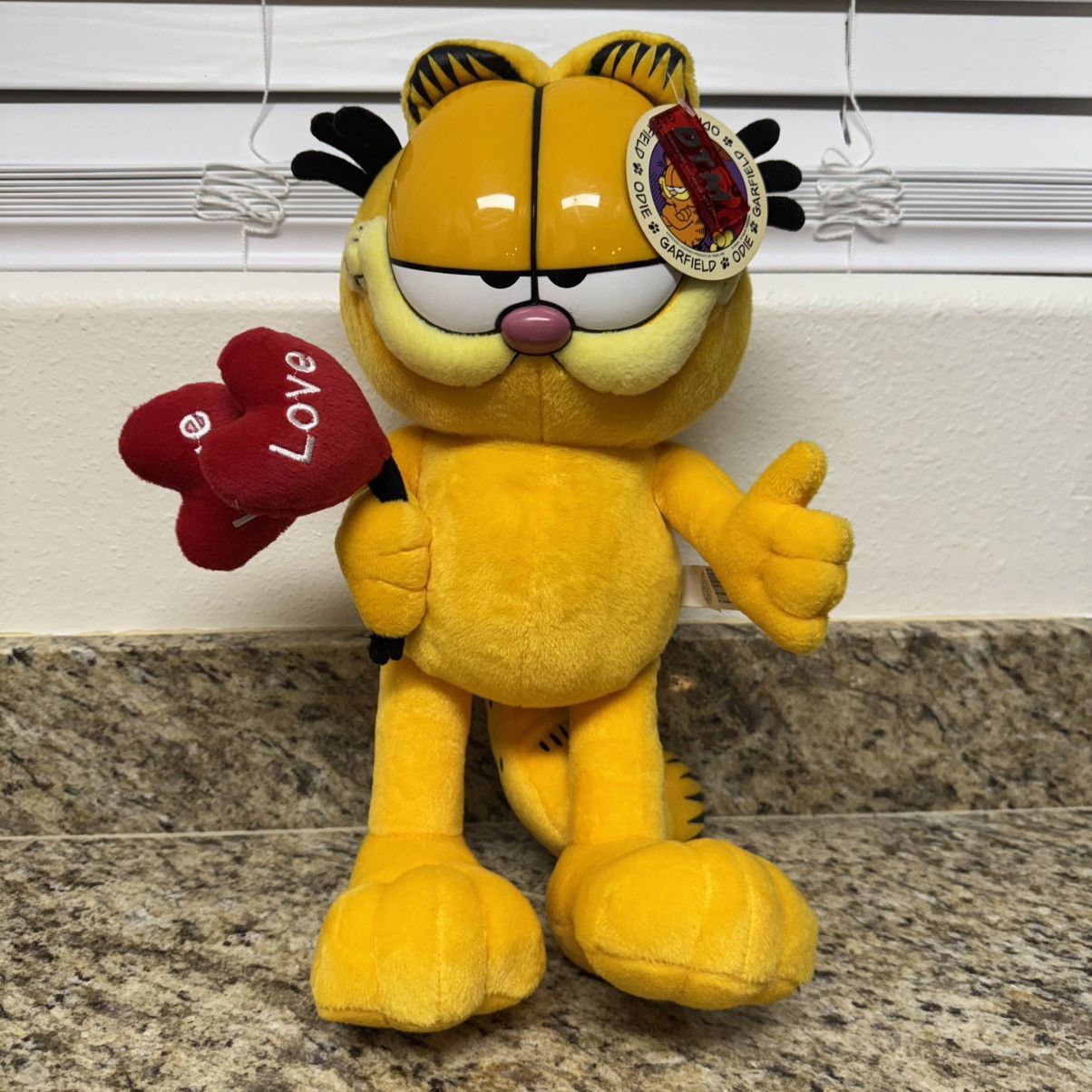 Vintage Garfield Love Heart Balloon 16