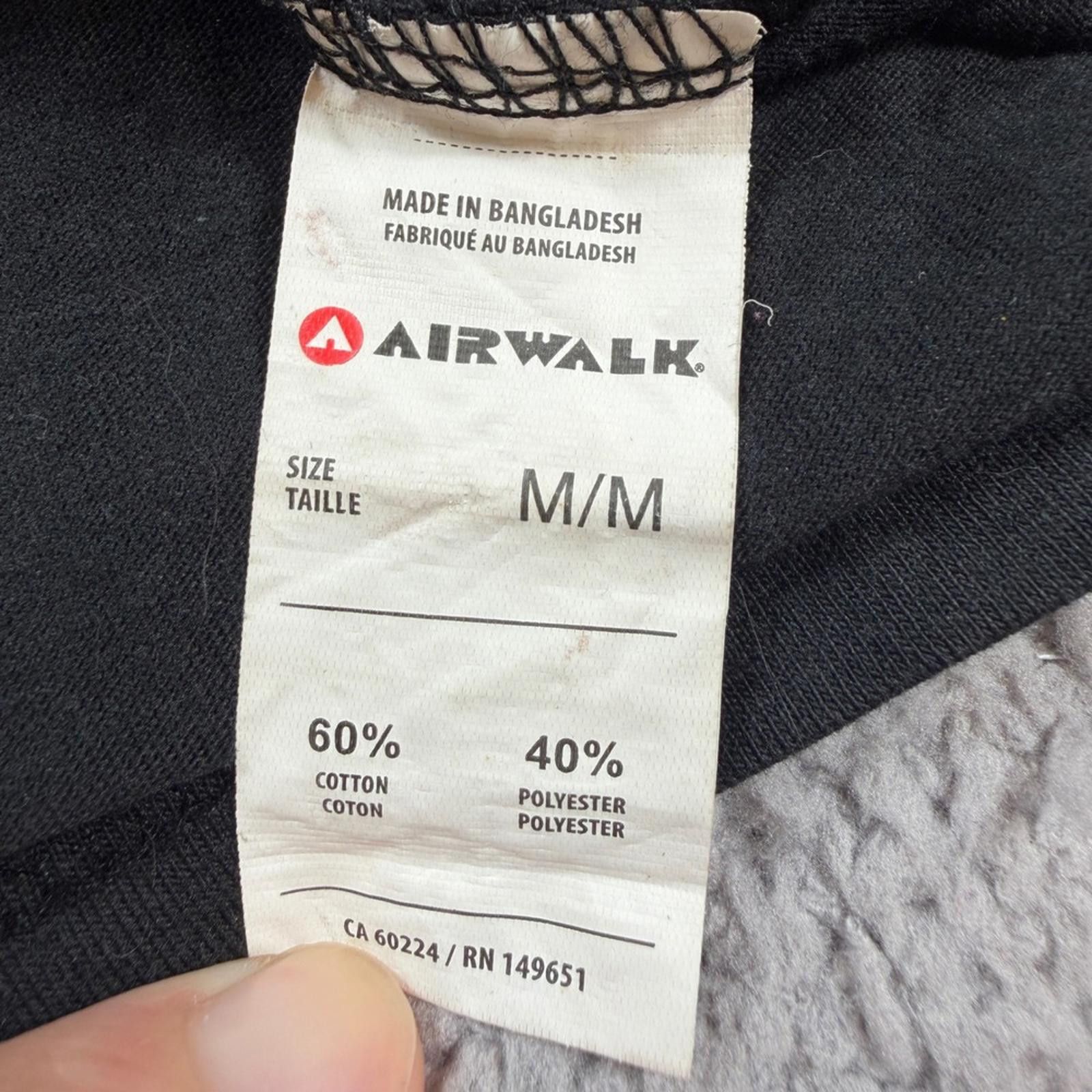 Airwalk Airwalk Mens Black Skull Daisy Long Sleeve T-Shirt M Size US M / EU 48-50 / 2 - 5 Thumbnail