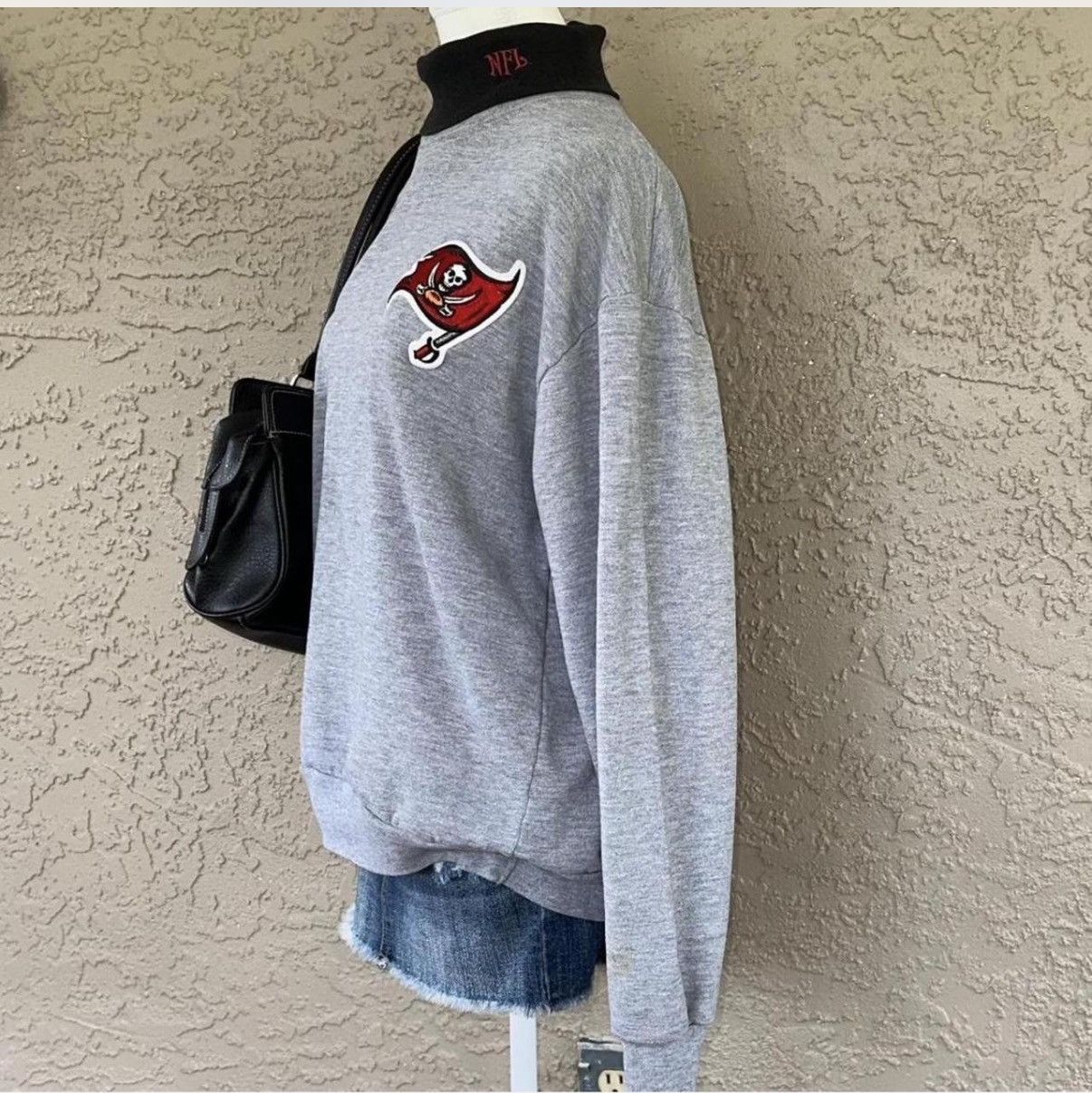 Majestic Vintage 2001 Bucs sweater with built in turtleneck Size L / US 10 / IT 46 - 2 Thumbnail