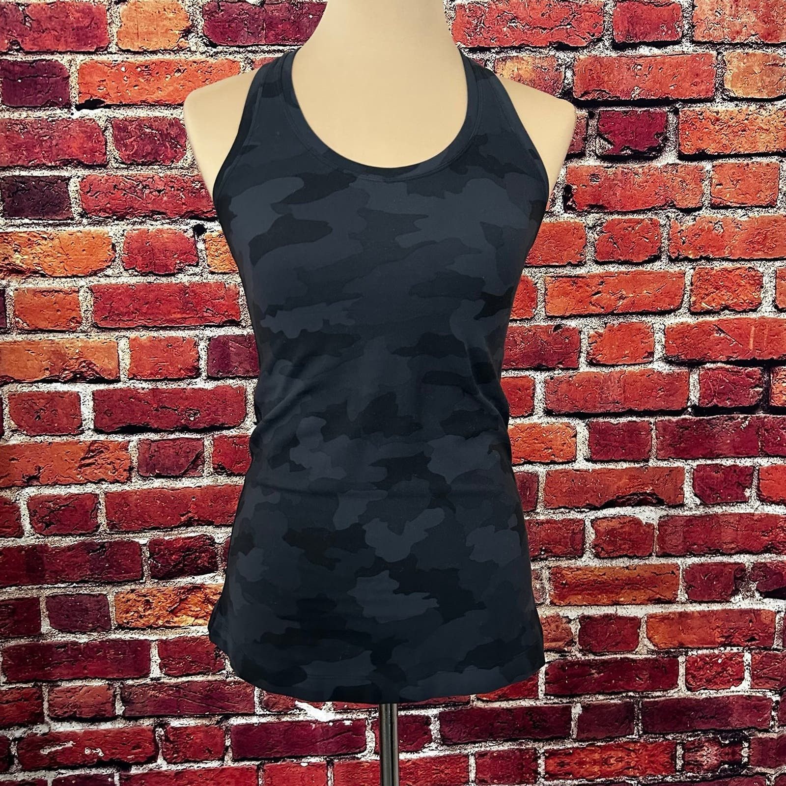 Lululemon Camo Lululemon Tank top Size M / US 6-8 / IT 42-44 - 1 Thumbnail