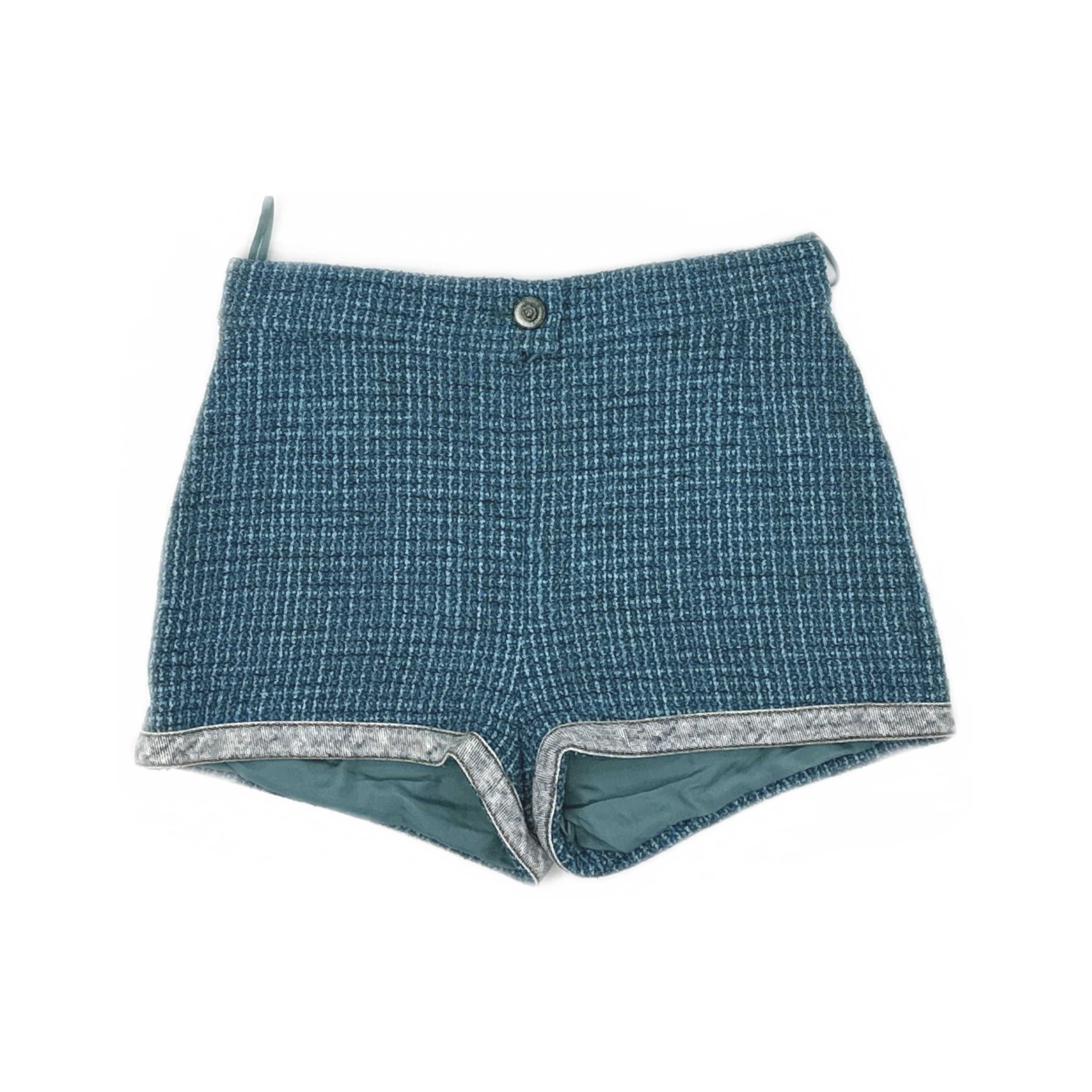 Chanel CHANEL Tweed Shorts Size 38 Size 27" / US 4 / IT 40 - 1 Thumbnail