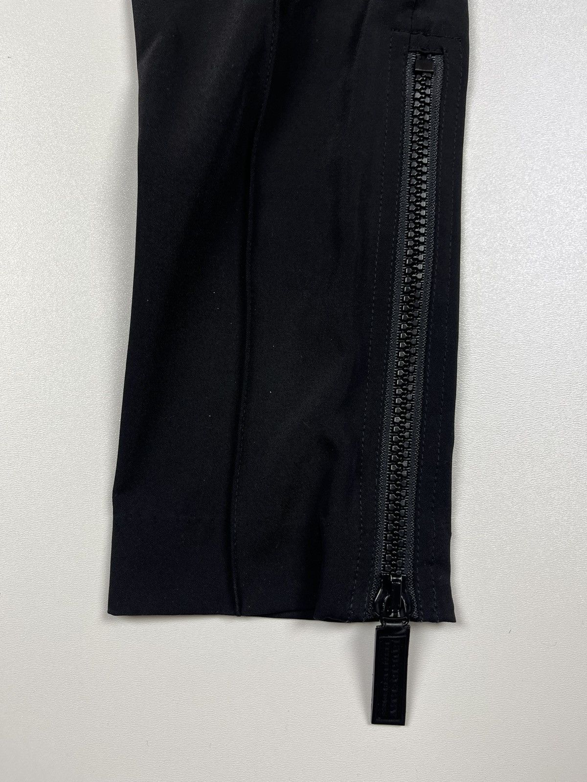 Burberry Burberry Established 1856 Red Tab Nylon Black Pants Size US2 Size 26" / US 2 / IT 38 - 4 Thumbnail