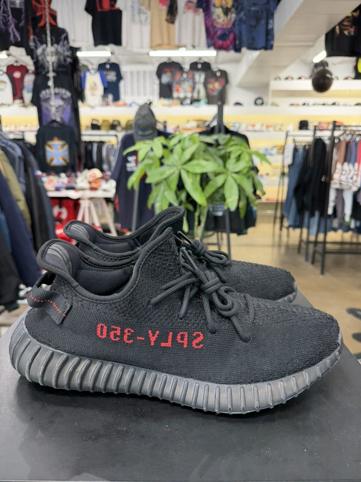 Adidas Adidas Yeezy Boost 350 V2 Black Red Size 13 (2017) Size US 13 / EU 46 - 6 Thumbnail
