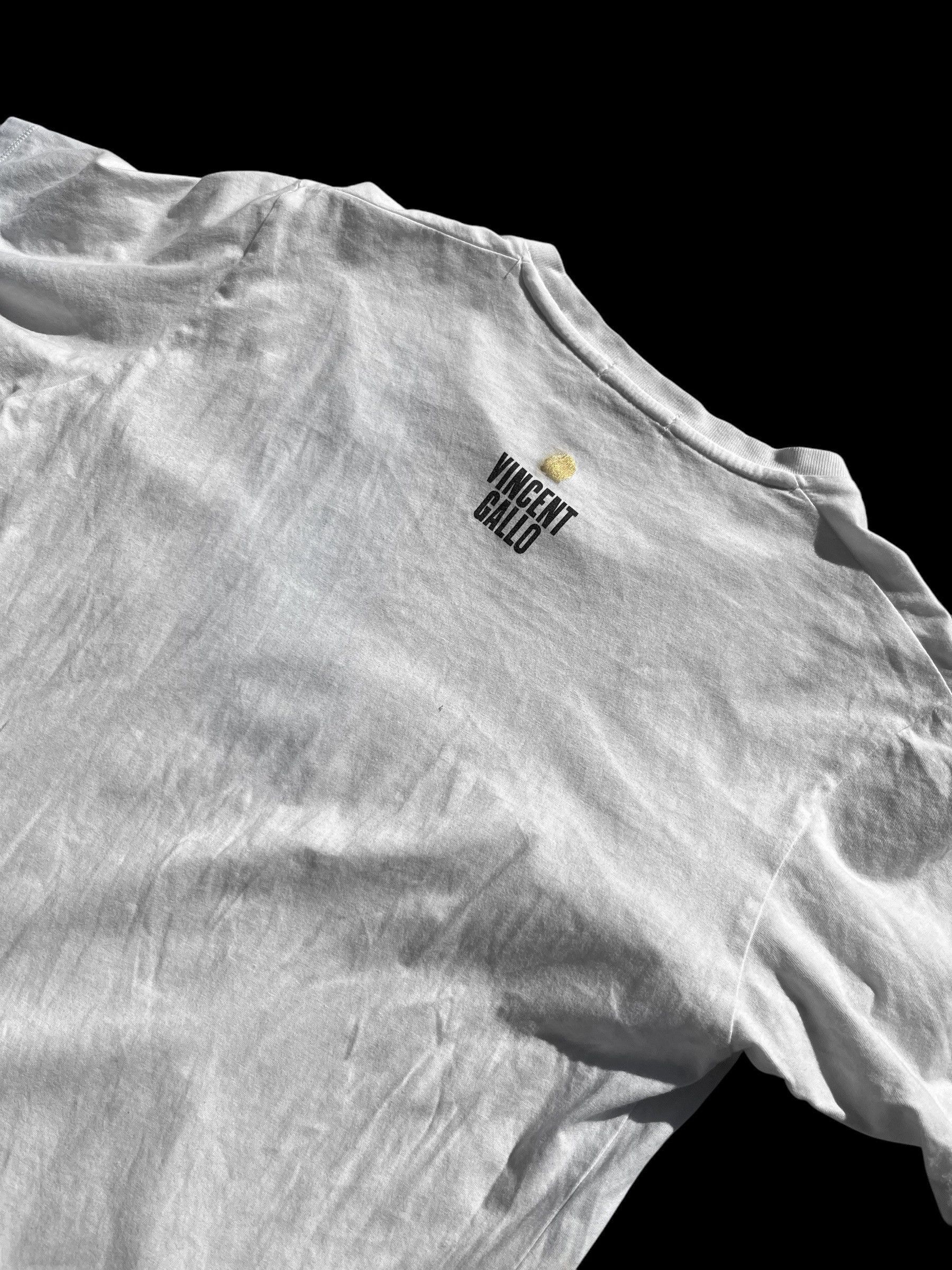 Vintage Vincent Gallo x Uniqlo T-Shirt Size US S / EU 44-46 / 1 - 2 Thumbnail