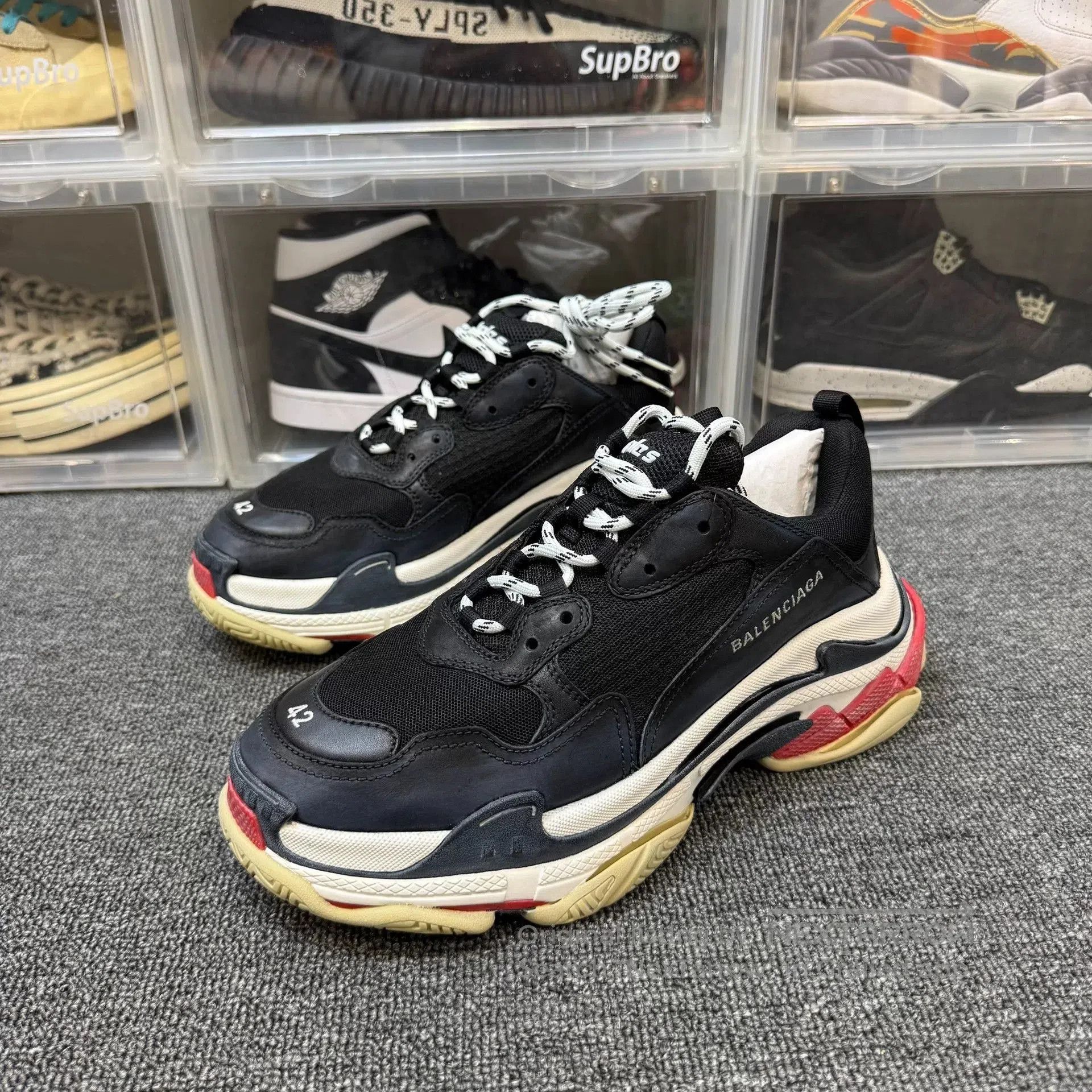 Balenciaga Balenciaga Triple S Black Red Sneakers. Size US 9 / EU 42 - 1 Thumbnail