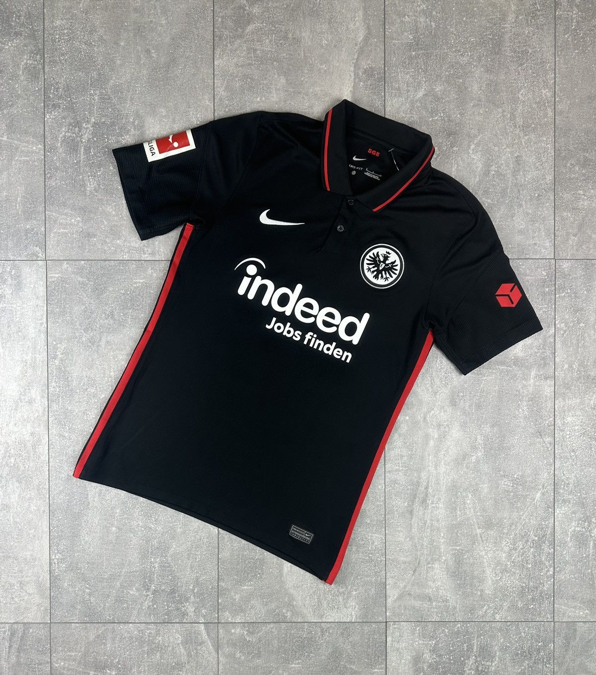Nike Nike Eintracht Frankfurt 2021/22 Away #10 Kostic Jersey Size US S / EU 44-46 / 1 - 1 Thumbnail