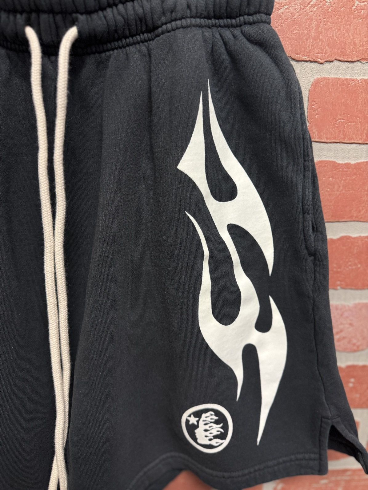HELLSTAR Hellstar Flame Shorts Brand New Size Small Size US 30 / EU 46 - 5 Thumbnail