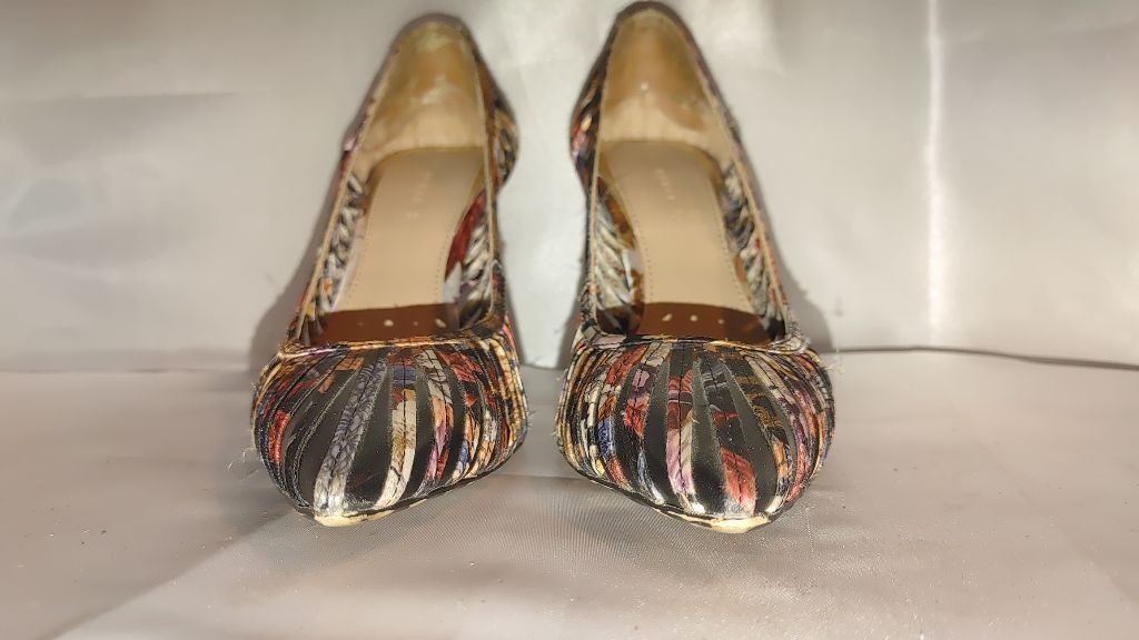 Zara Zara Woman Floral Fabric Pointed Toe Heels Size 39 Size US 8.5 / IT 38.5 - 4 Thumbnail