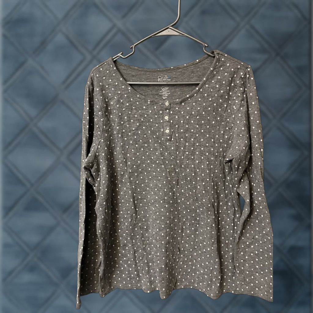 Croft & Barrow Croft & Barrow Shirt Womens Gray Polka Dot Long Sleeve Henley Size L Size L / US 10 / IT 46 - 1 Thumbnail