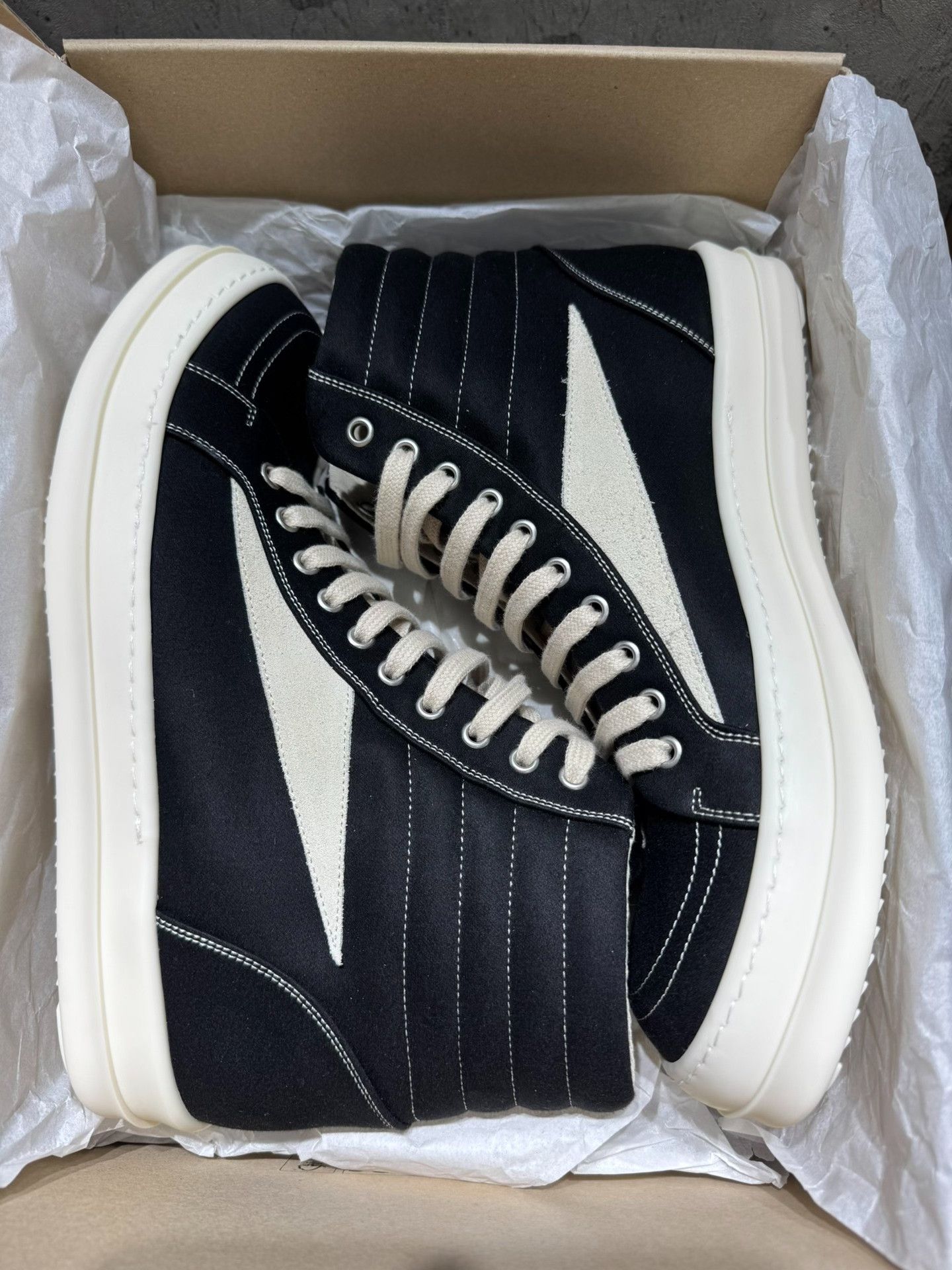 Rick Owens Rick Owens Black Hitop Sneakers 44 Men Size US 10.5 / EU 43-44 - 1 Thumbnail