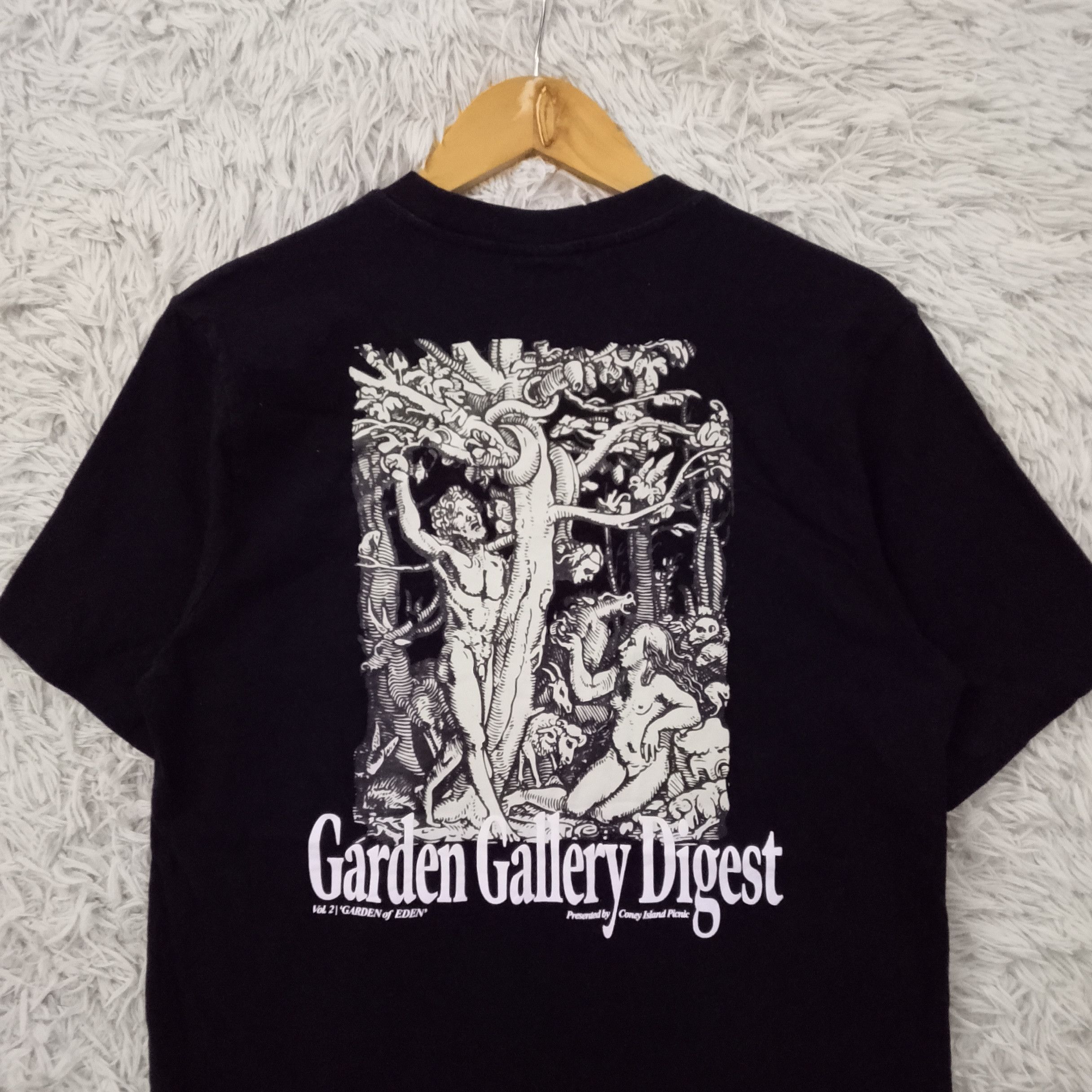 If Six Was Nine Coney Island Picnic Garden Gallery Digest Graphic T-shirt Size US M / EU 48-50 / 2 - 3 Thumbnail