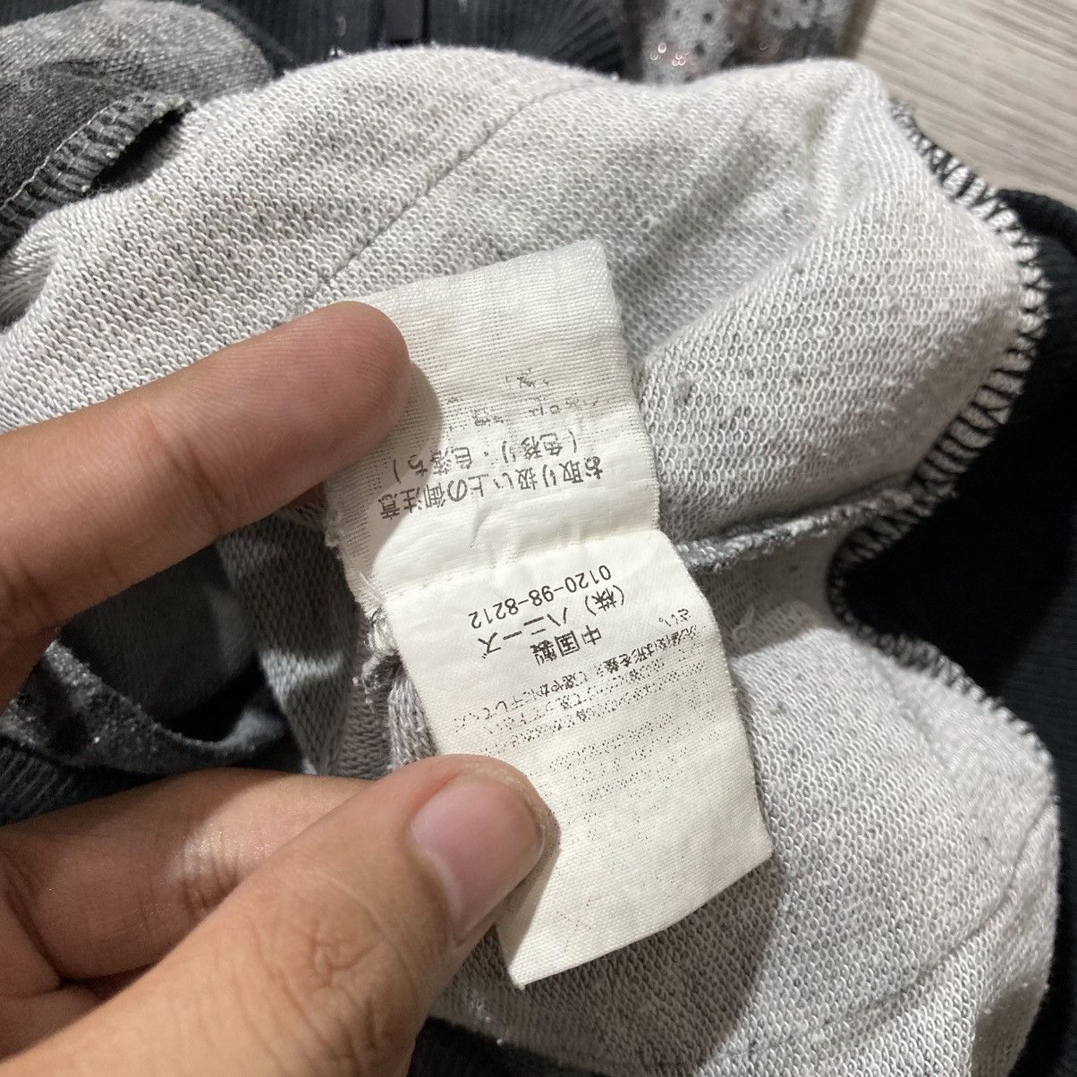 Japanese Brand 2000s Colza Girl Glamorous Aop Ziphoodie Beauty Beast Lgb Size US M / EU 48-50 / 2 - 16 Thumbnail