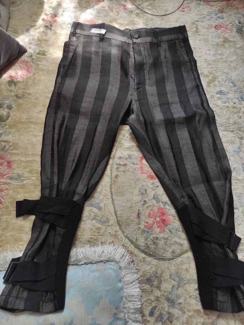 Ann Demeulemeester ANN DEMEULEMEESTER Gray Striped Cropped Pants. Size US 34 / EU 50 - 1 Thumbnail
