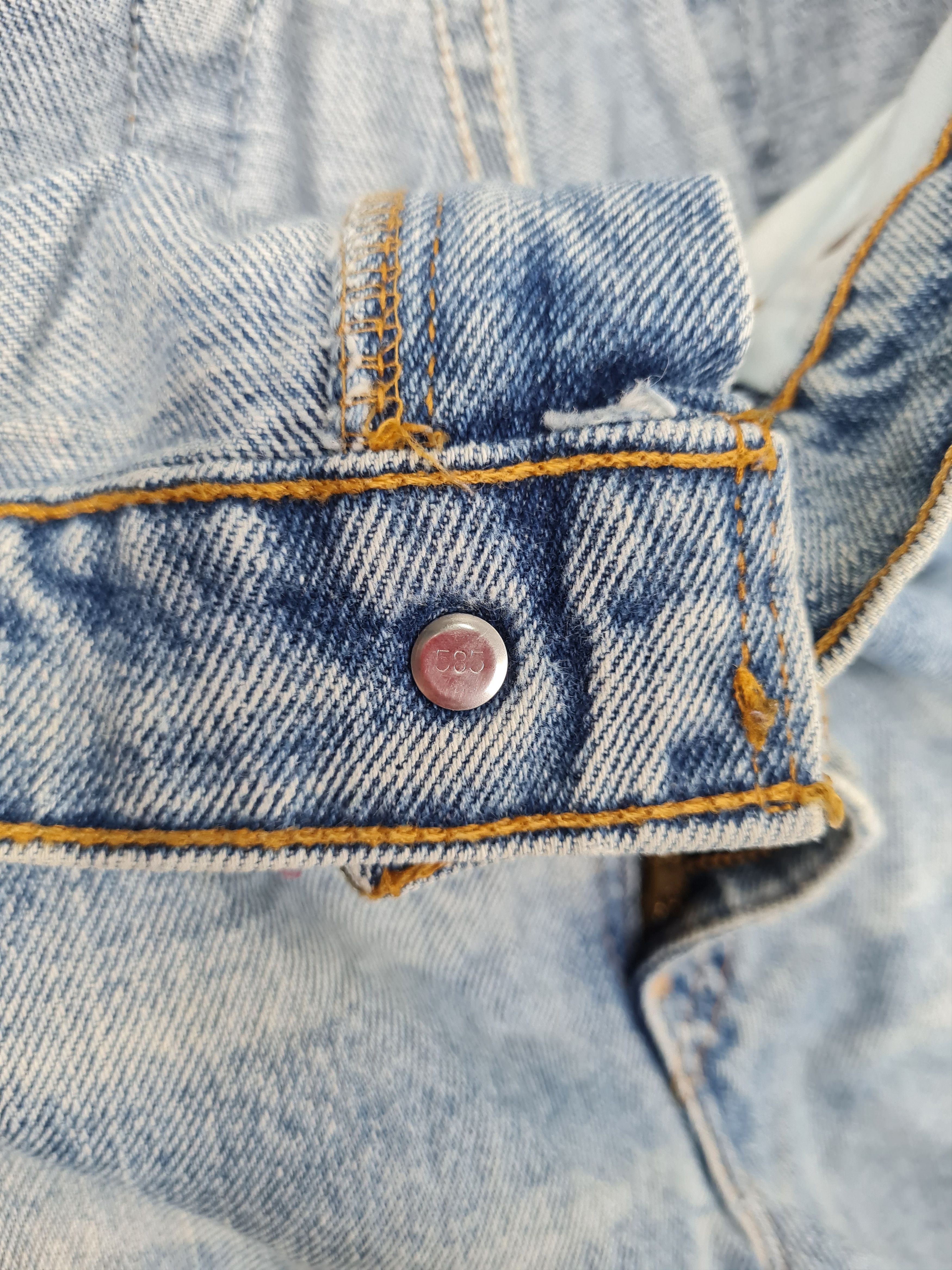 Levi's Vintage Clothing Vintage 90's LEVIS Light Blue Stain Jeans L0352 Size 34X33 Size US 34 / EU 50 - 12 Thumbnail