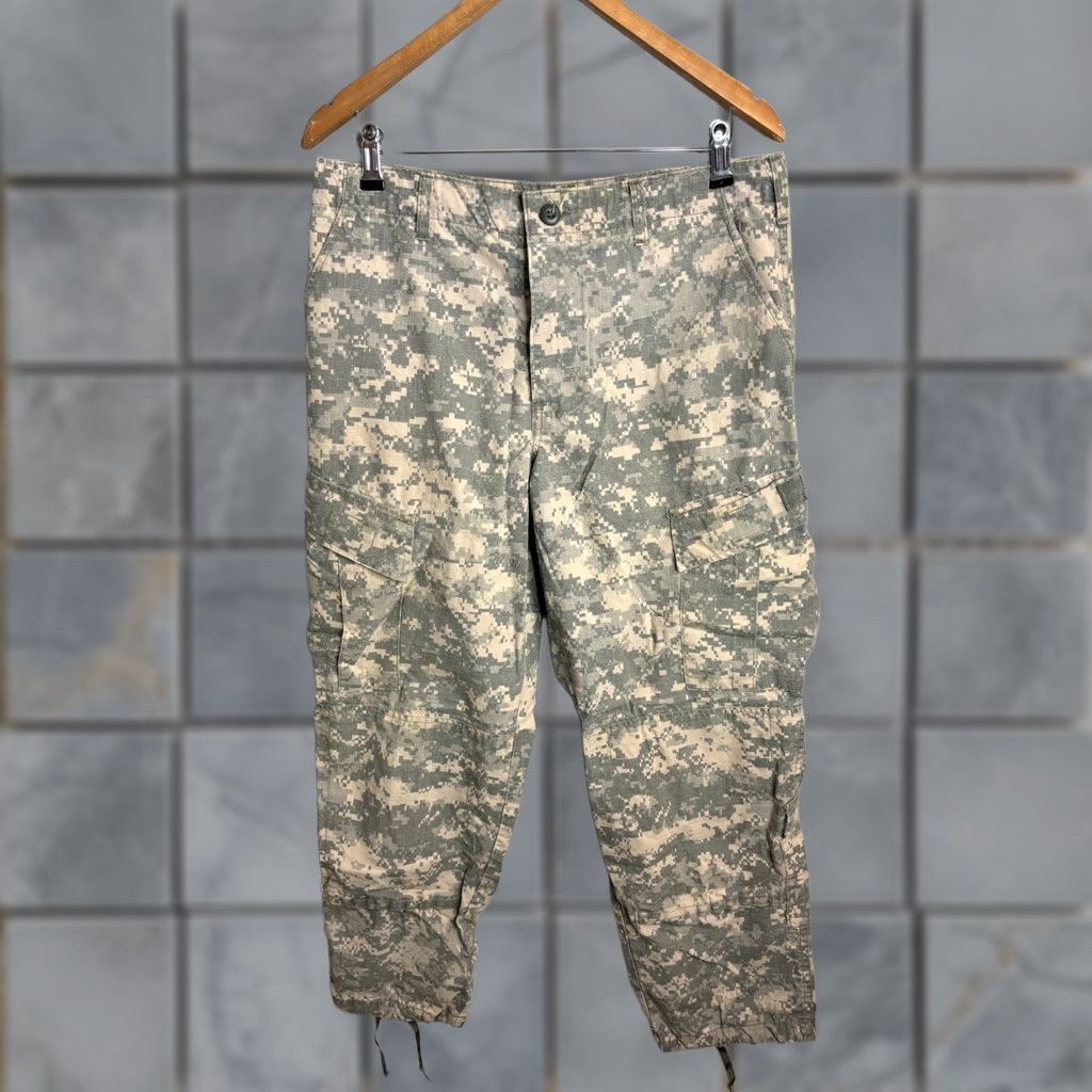 Vintage USAF Desert Camo Pants Mens 32 Regular Beige Cargo 90s Army Outdoor Workwear Belt Loops Pockets Cotton Nylon Straight Front Casual Size US 32 / EU 48 - 1 Thumbnail