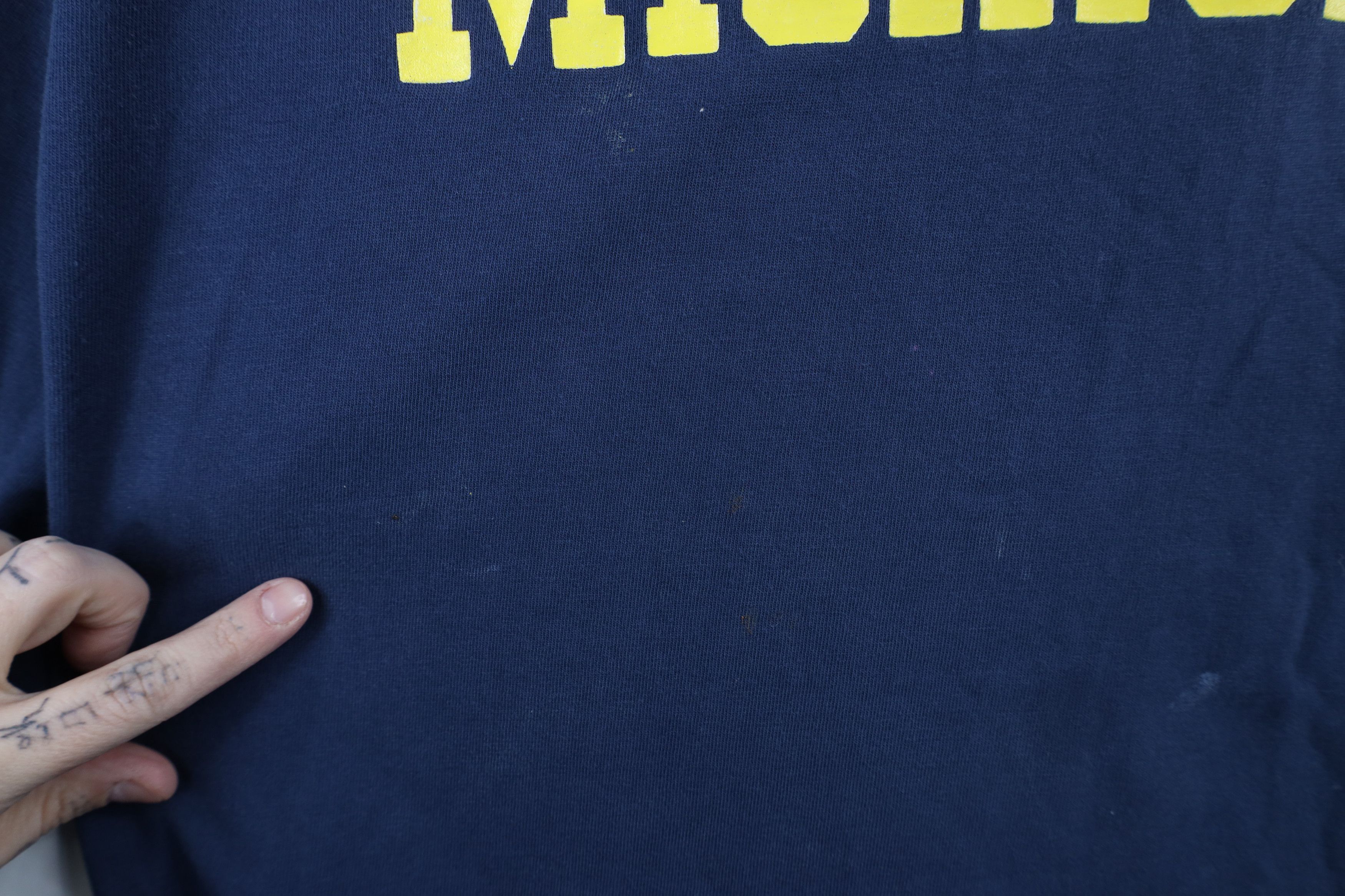 Vintage Vintage 90s University of Michigan Long Sleeve T-Shirt USA Size US XXL / EU 58 / 5 - 5 Thumbnail