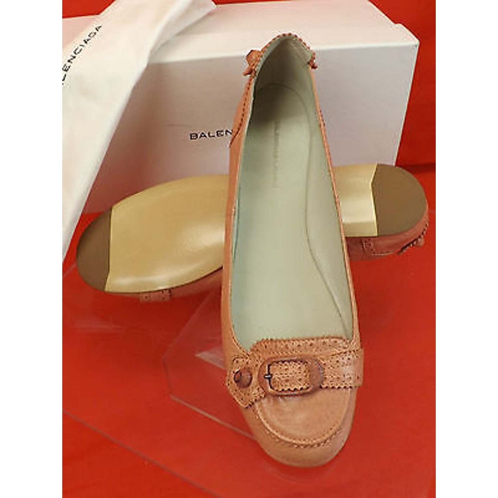 Balenciaga ARENA MAUVE ROSE WRINKLED LEATHER STUDDED BELTED FLATS 35.5 Size US 5.5 / IT 35.5 - 9 Thumbnail