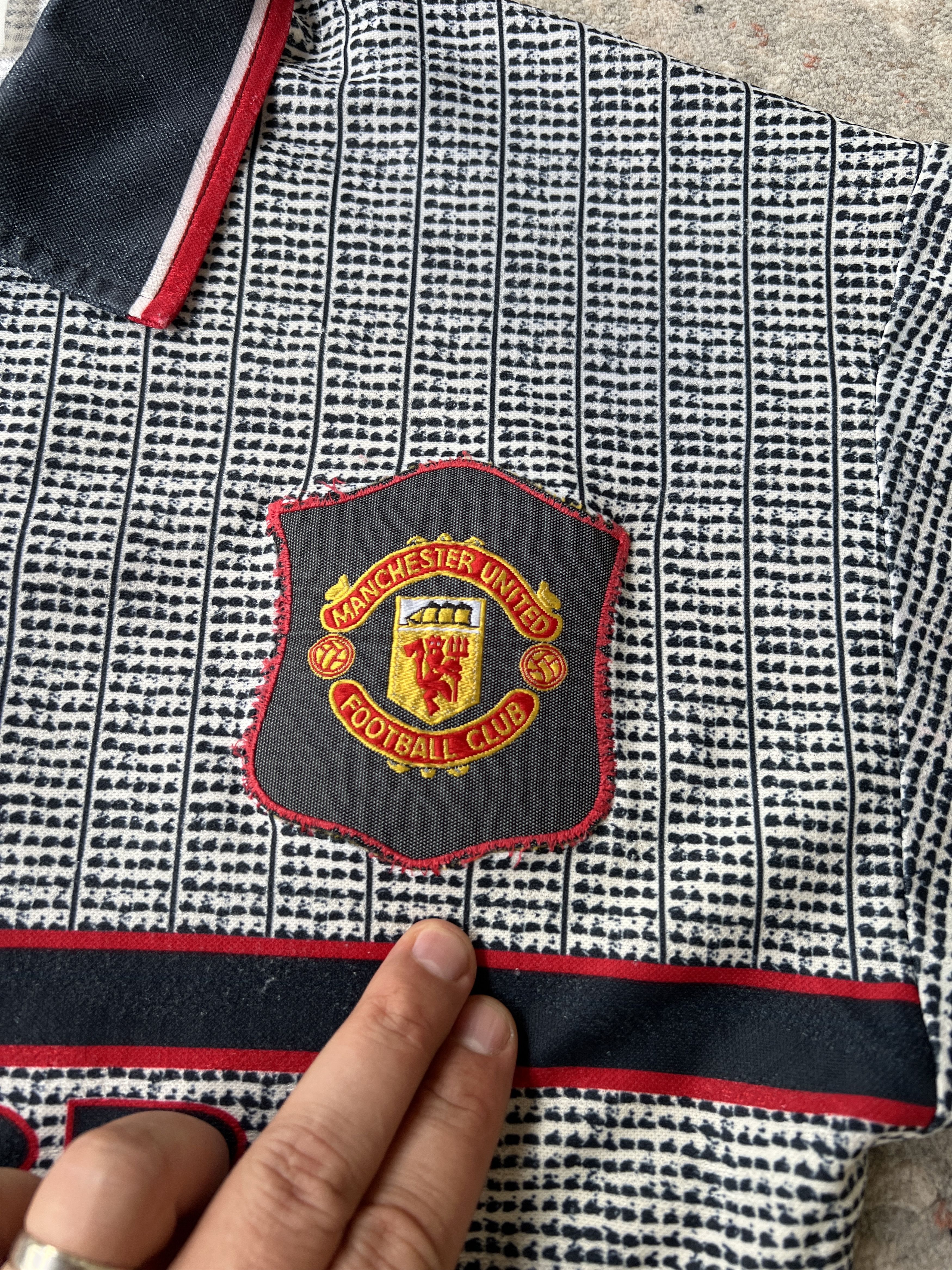 Umbro Umbro Manchester United Keane 16 Sharp Viewcam Jersey Size US XS / EU 42 / 0 - 8 Thumbnail