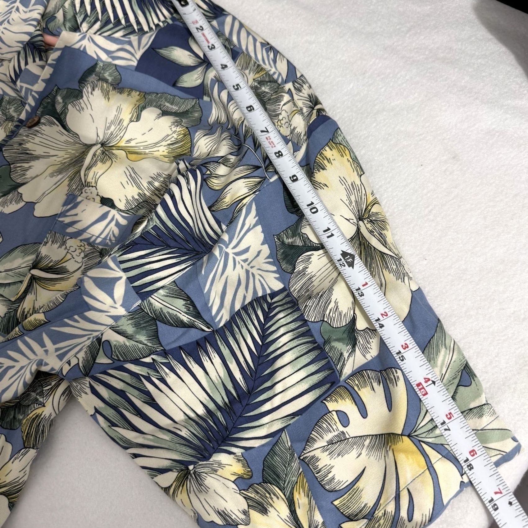 Tommy Bahama Tommy Bahama Hawaiian Shirt Mens L Silk Blue Floral Button-Up Camp Size US L / EU 52-54 / 3 - 5 Thumbnail