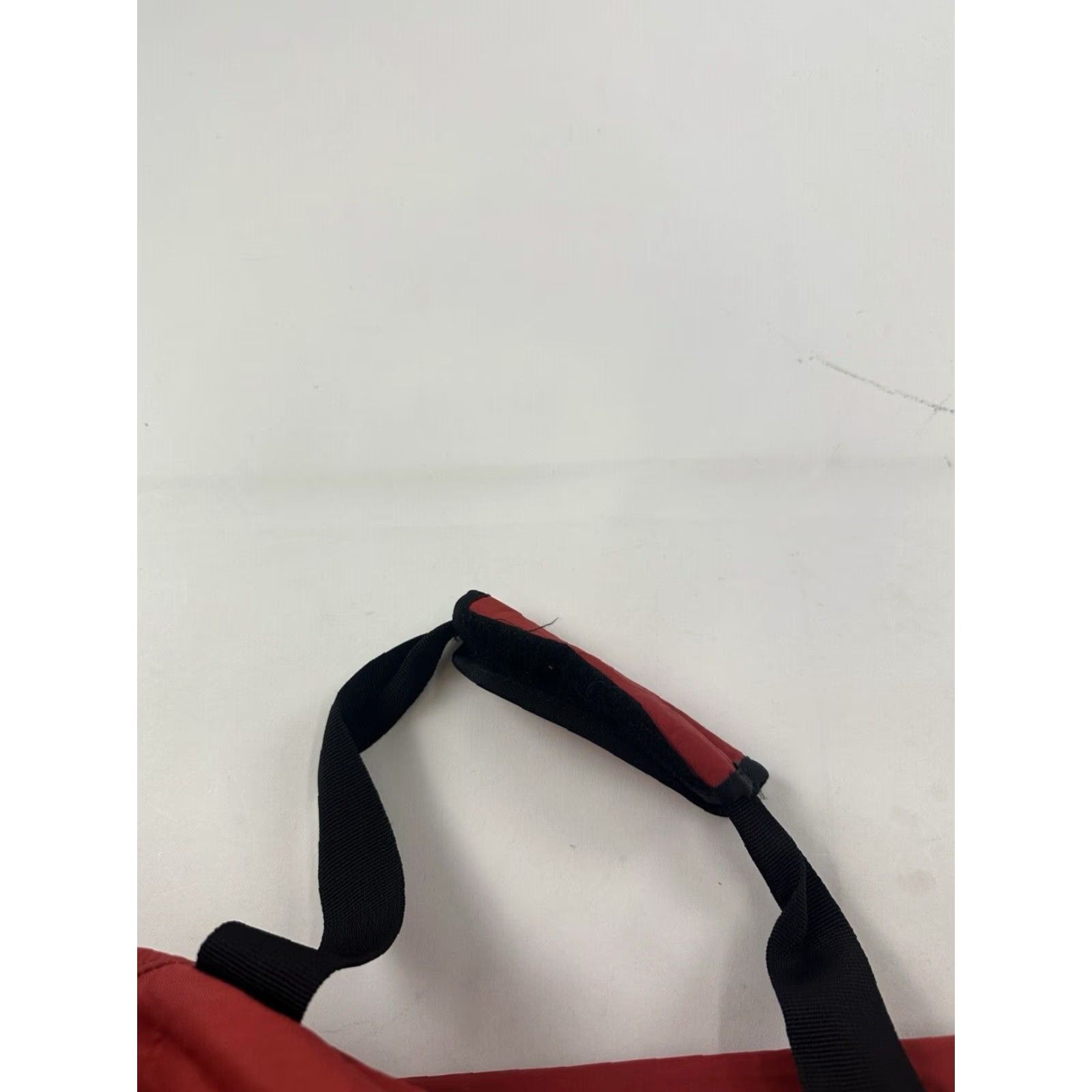 Nike VINTAGE Nike Duffle Bag Crossbody Strap Nylon Red PocketS Shoe Compartment Training Bag Unisex Adults Duffle Athleisure Casual Travel Large Size ONE SIZE - 4 Thumbnail