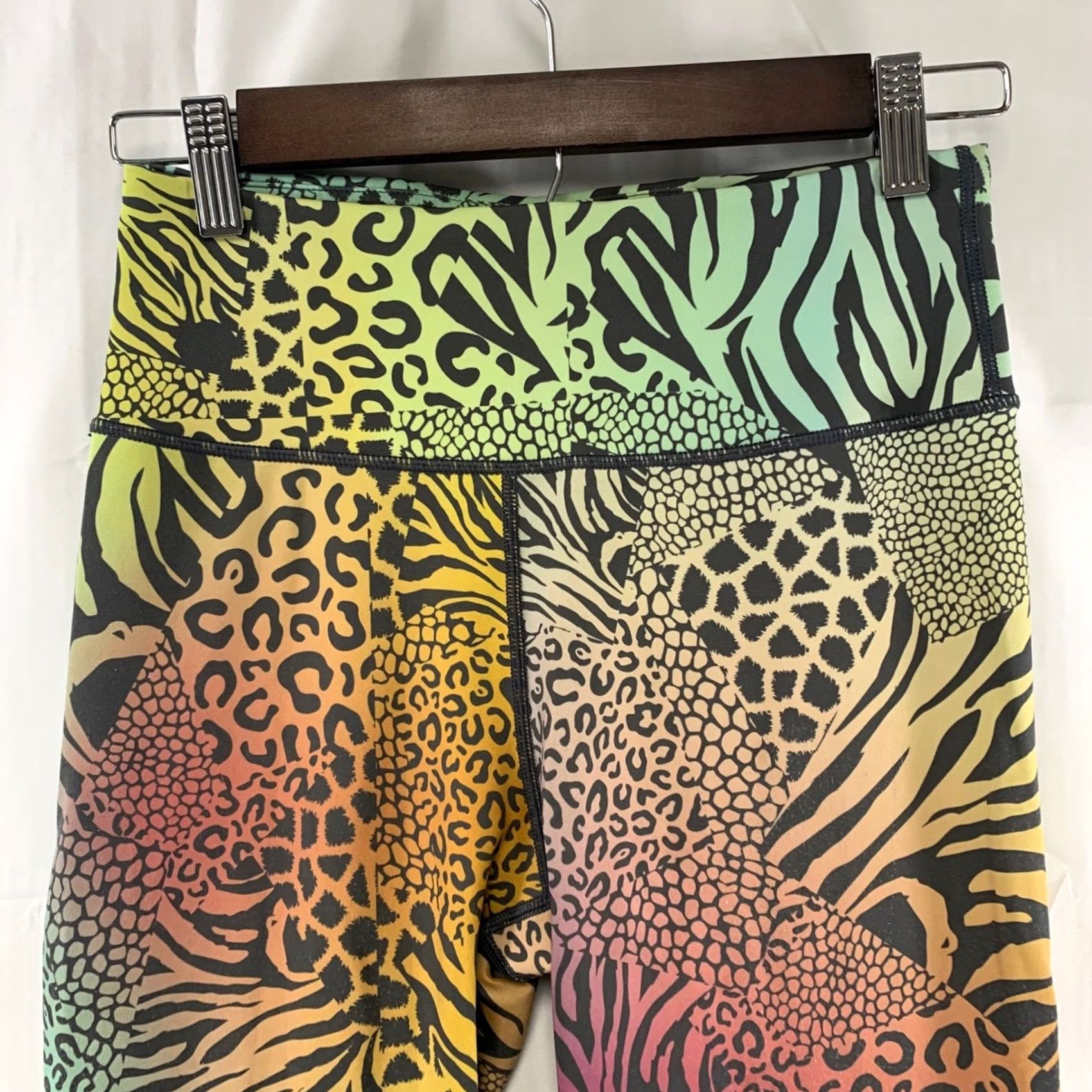 Rainbow Yelete Active Leggings Womens Small Multicolor Rainbow Animal Print High Waisted Size 28" / US 6 / IT 42 - 2 Thumbnail