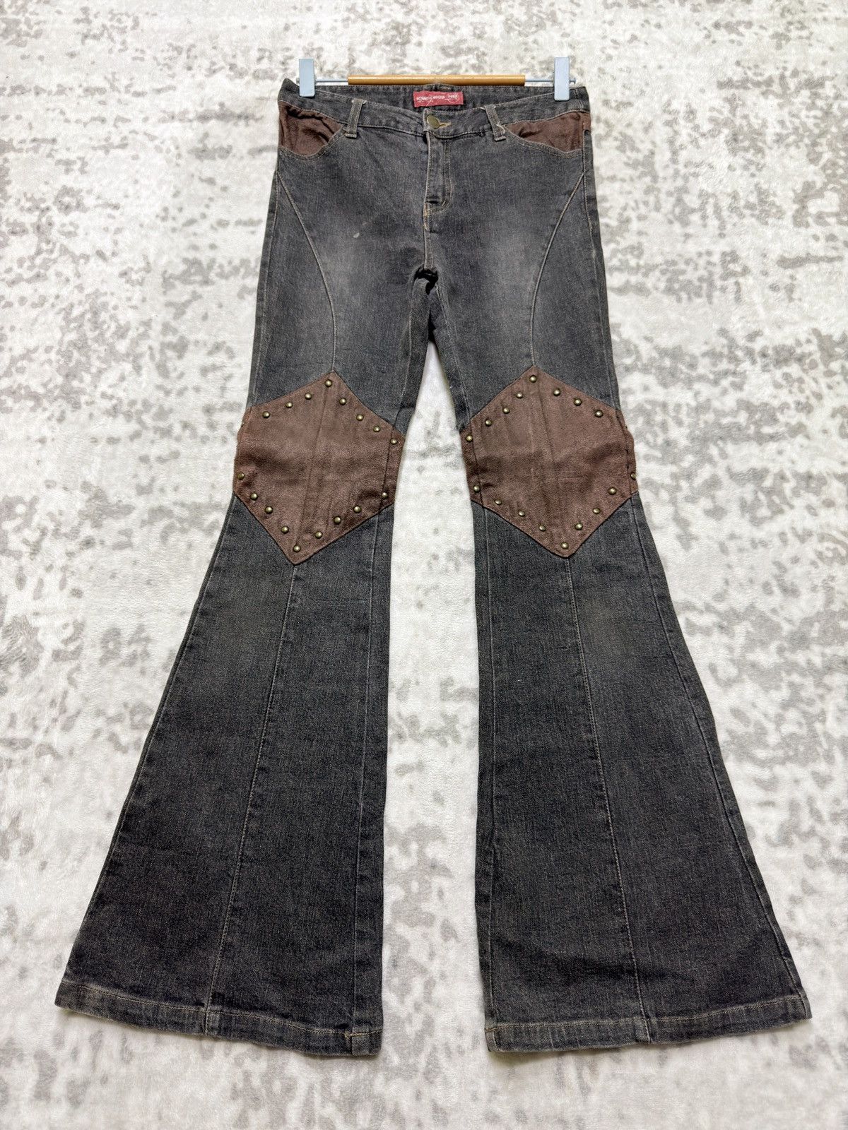 Tornado Mart Romantic Mocha Studded Knee Patch Flare Women Jeans Size US 27 - 1 Thumbnail