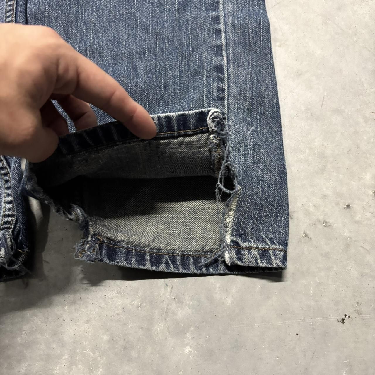 Levi's × Vintage Crazy Vintage Y2K/2000s Grunge Dark Wash Levi’s Denim Jeans! Size US 32 / EU 48 - 6 Thumbnail