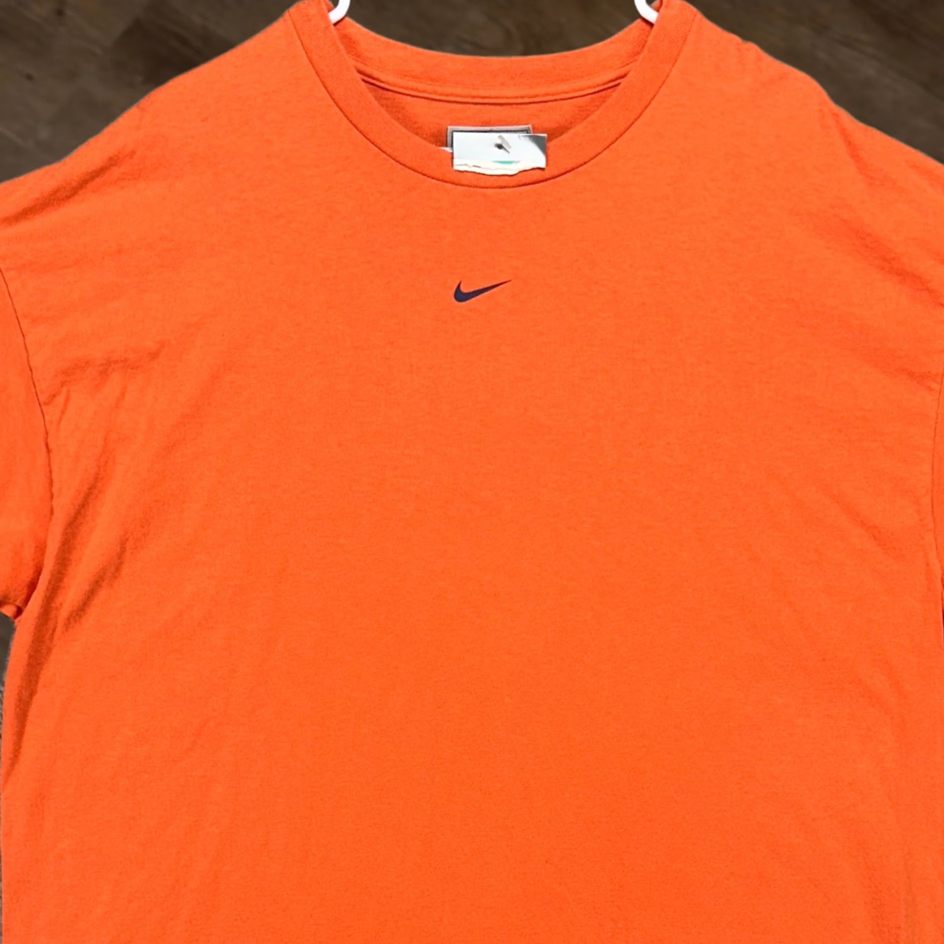 Nike VINTAGE Nike Mens Center Swoosh T-Shirt XL Orange Crewneck Short Sleeve Tee NEW Size US XL / EU 56 / 4 - 1 Thumbnail