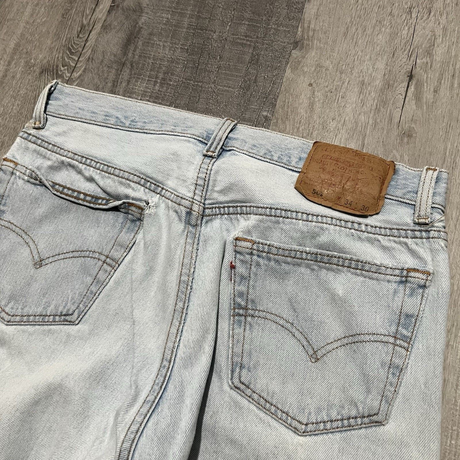 Levi's VTG Levis 501 Lightwash Blue Button Fly Straight Leg Jeans Size US 32 / EU 48 - 5 Thumbnail