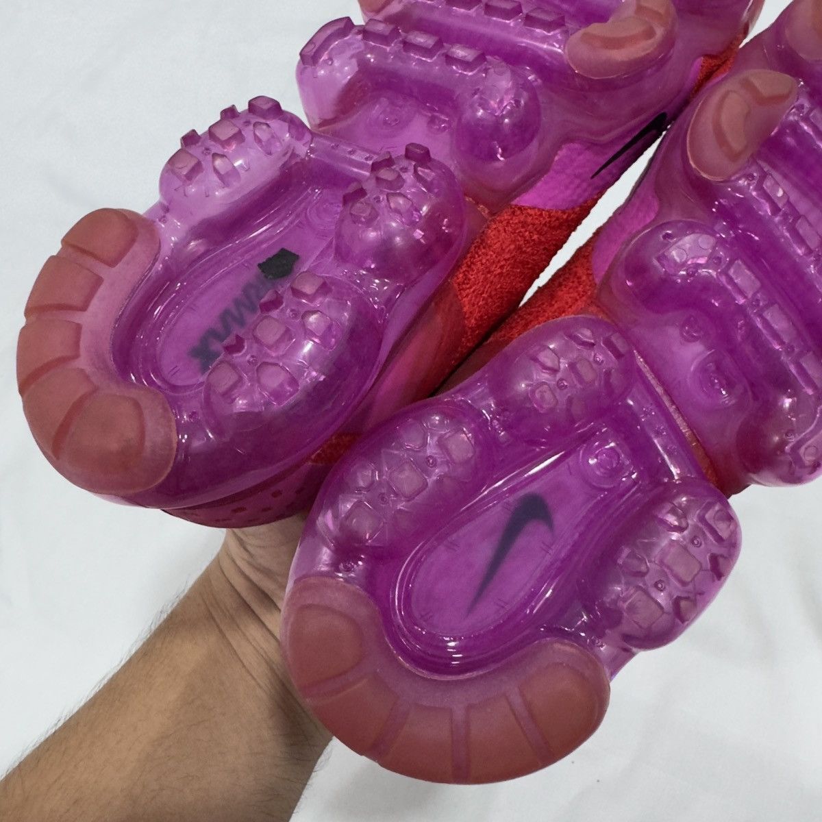 Nike Nike Womens Air Vapormax Moc 2 University Red Fuchsia Blast Size US 6 / IT 36 - 11 Thumbnail