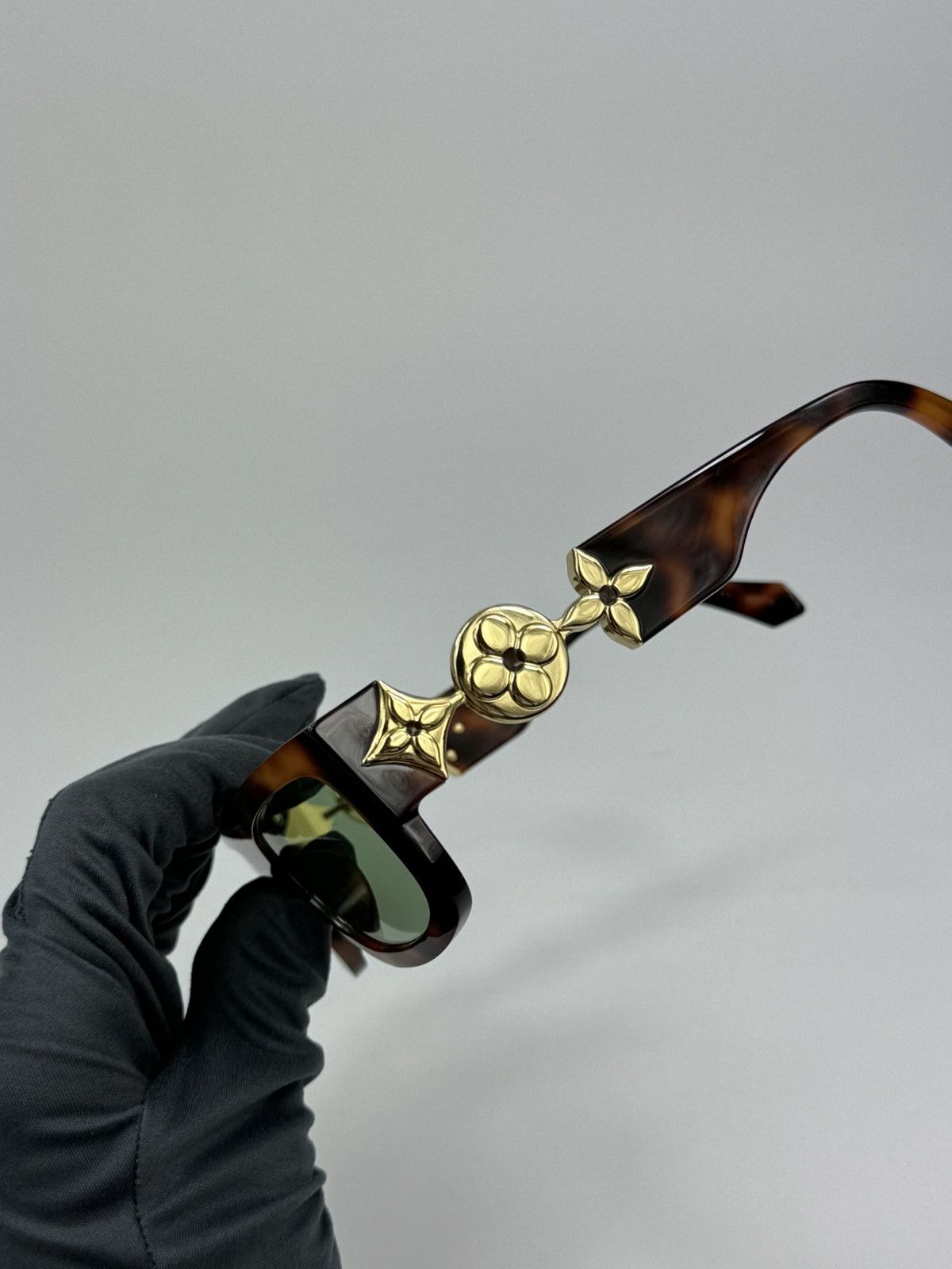 Louis Vuitton LV MONOGRAM TRIBUTE SUNGLASSES Z2449E Size ONE SIZE - 4 Thumbnail