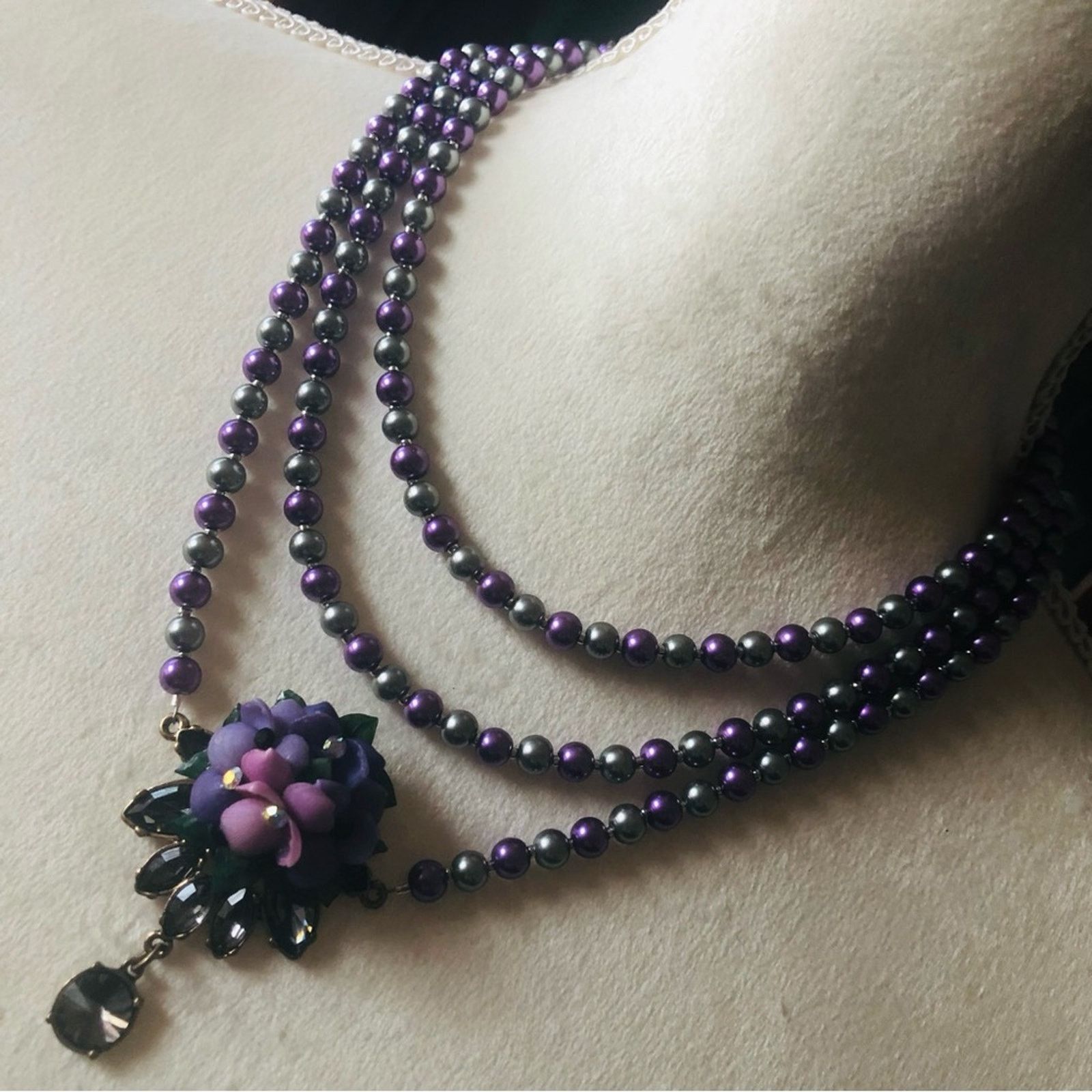 Handmade Handcrafted repurpose floral cluster pendant Pearl necklace Size ONE SIZE - 1 Thumbnail