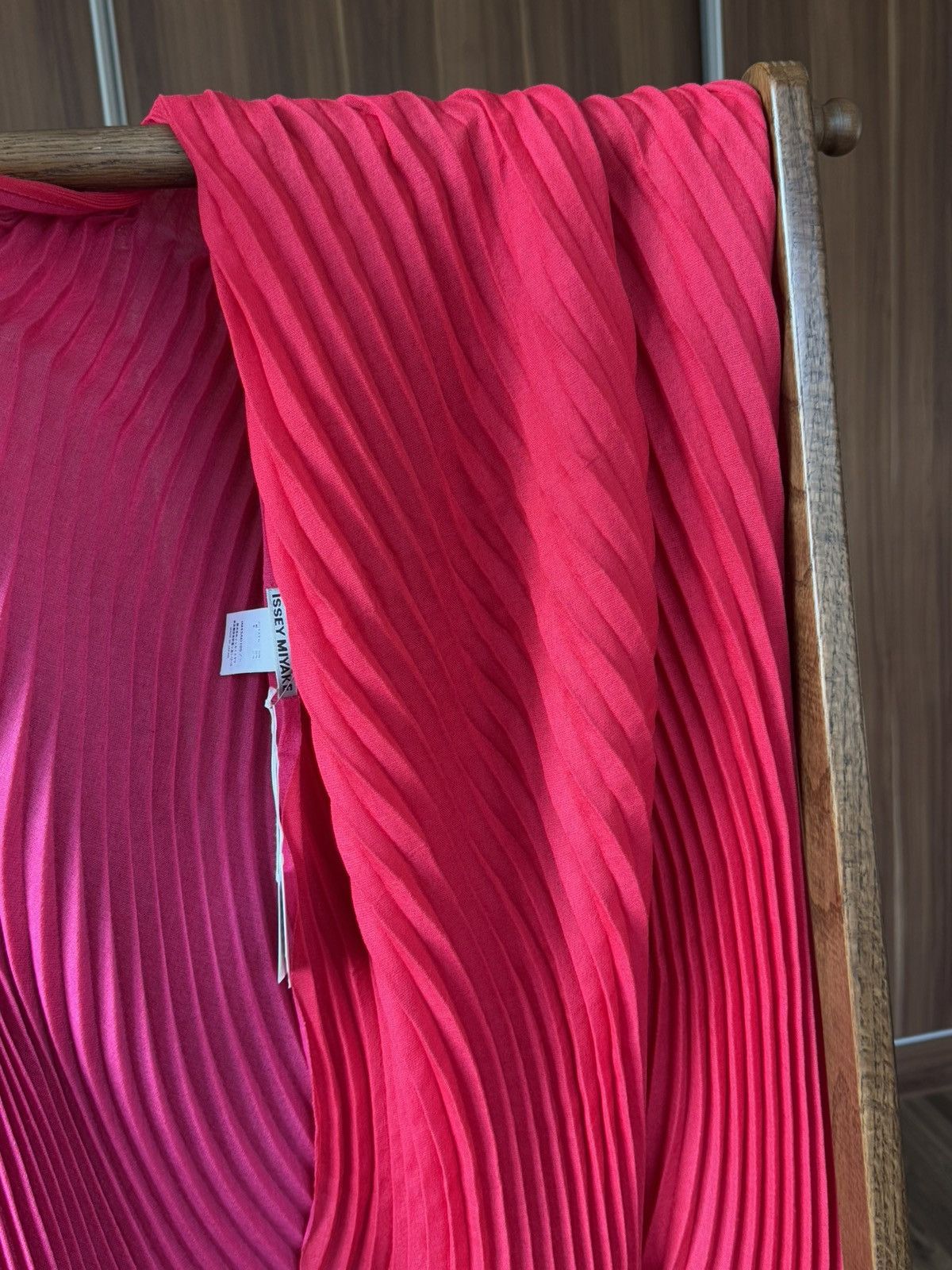 Issey Miyake × Pleats Please Issey Miyake Issey Miyake Double Pleats Stole - Day Pink Size ONE SIZE - 9 Thumbnail