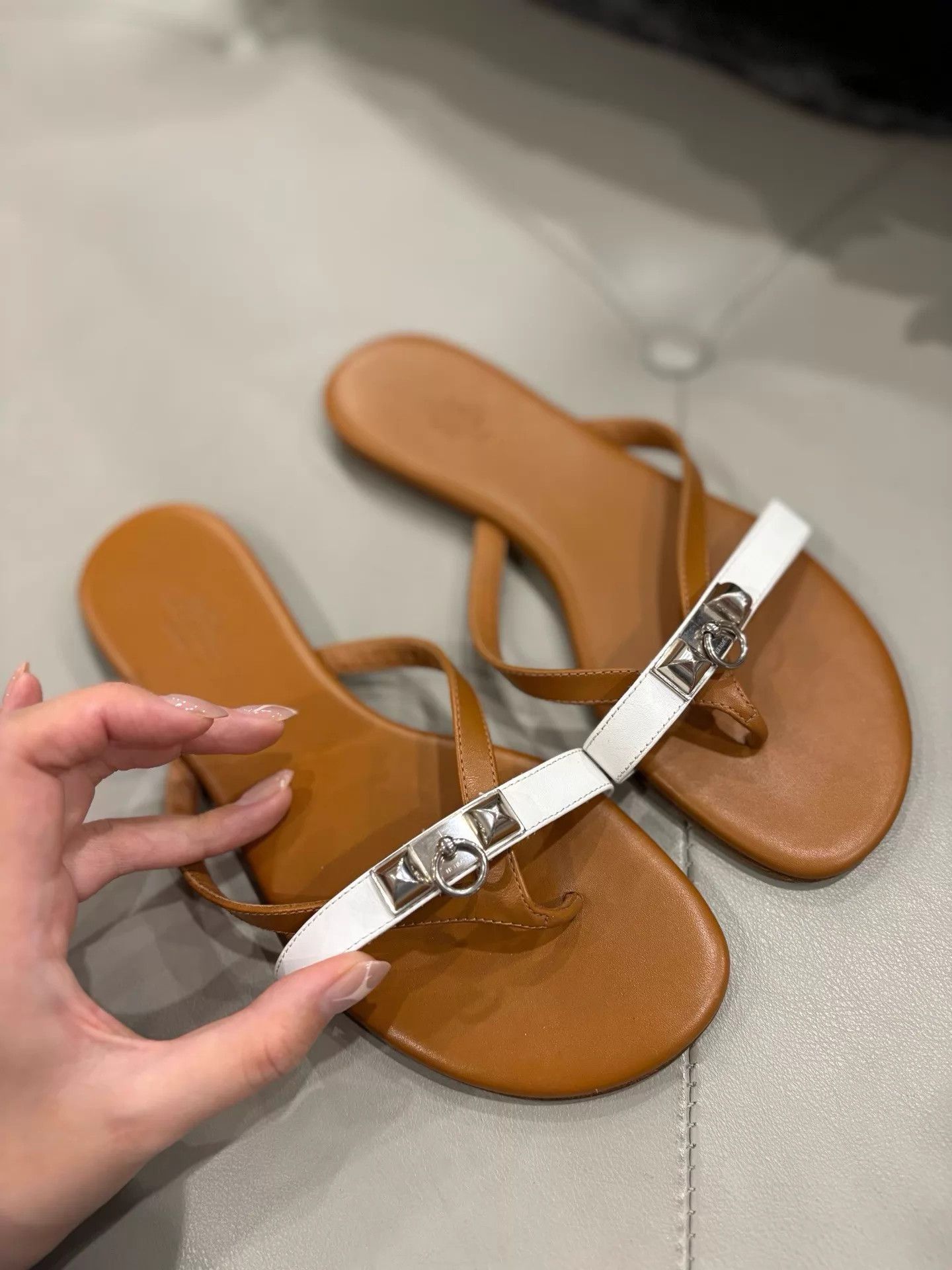 Hermes Hermes Pig Nose Flip Flops Mint 35 Size US 4.5 / IT 34.5 - 2 Thumbnail